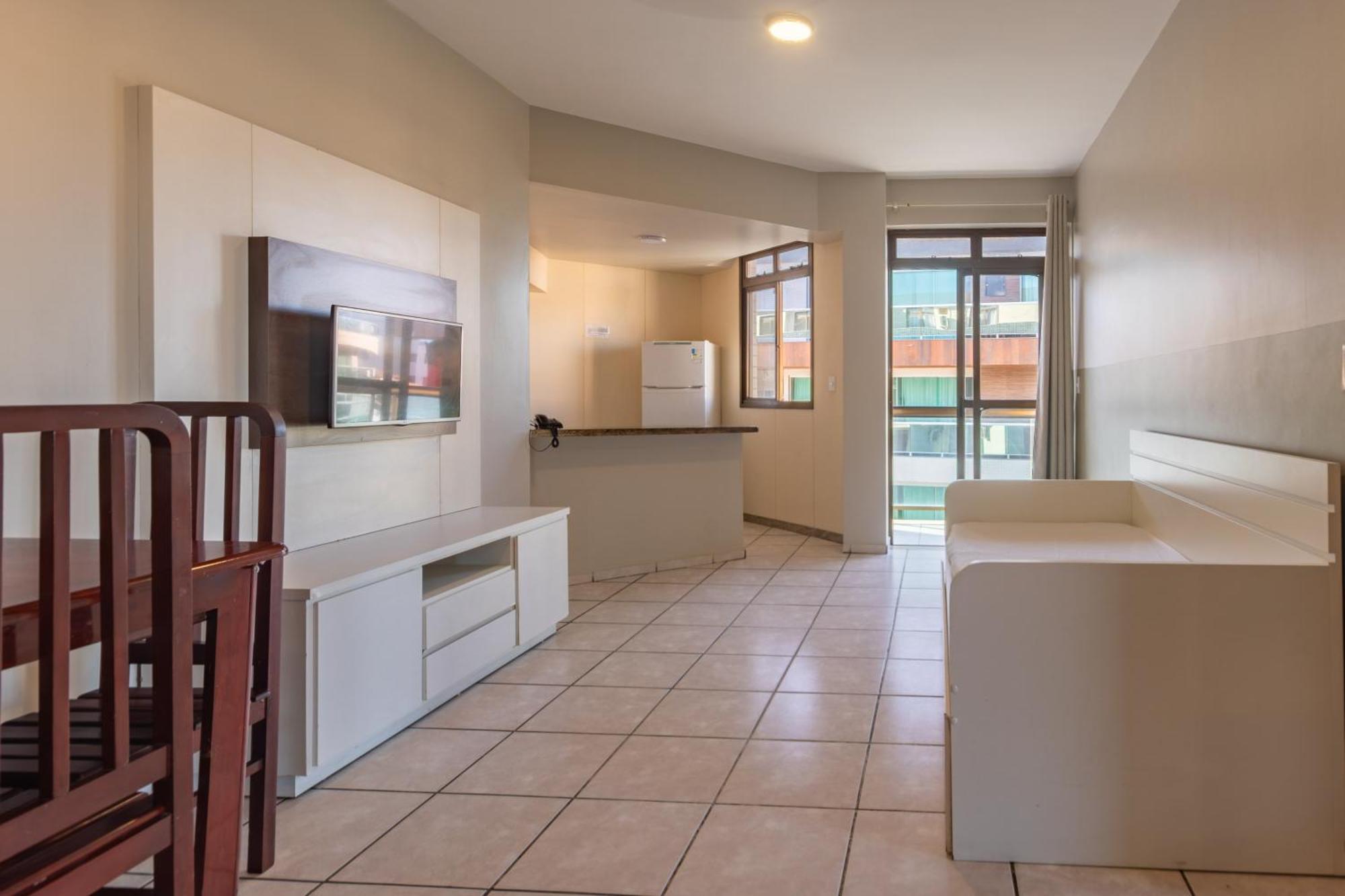 One-Bedroom Apartment Pool View,1537402951:JPEG
