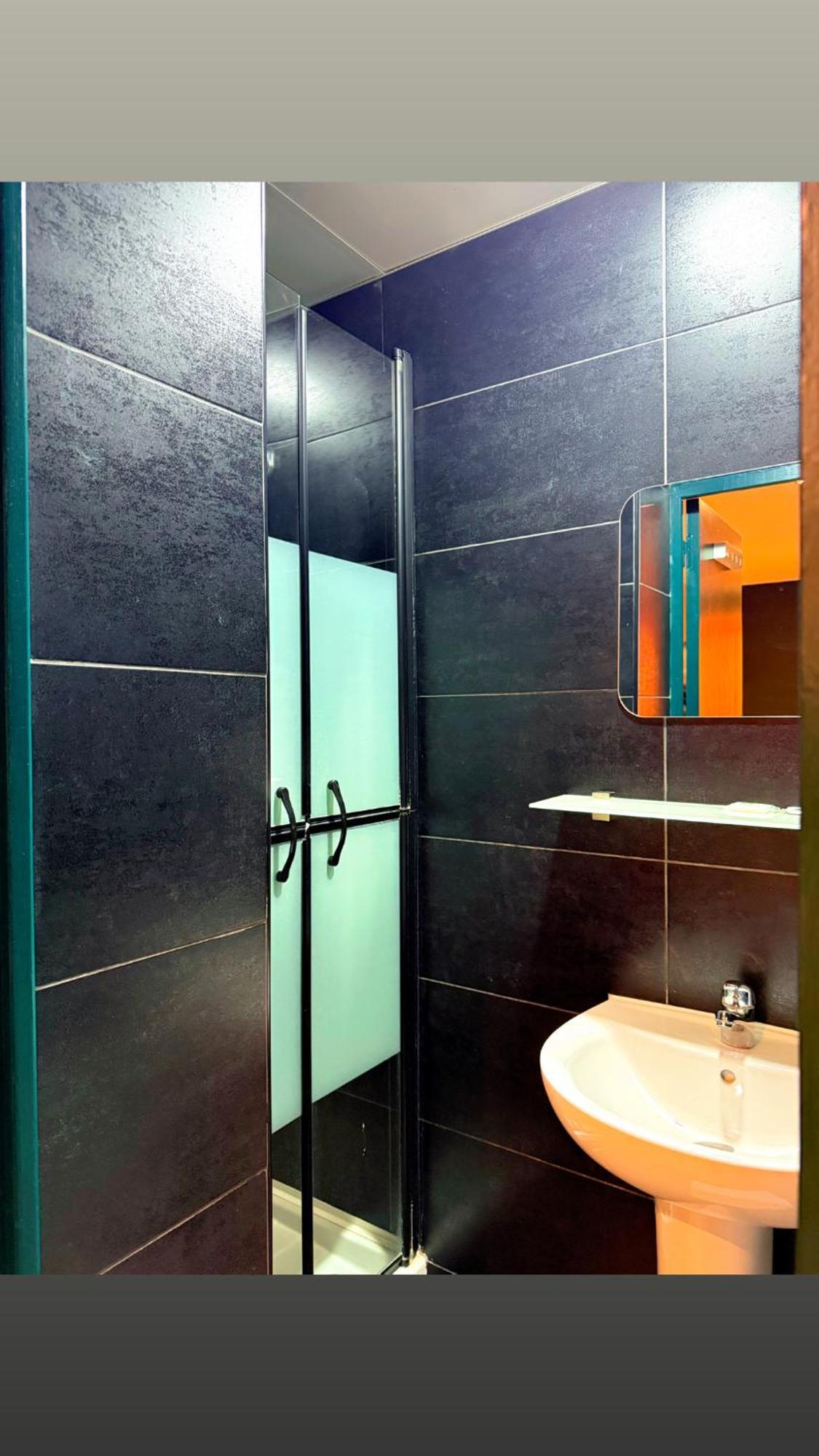 Triple Room,1742860254:JPEG