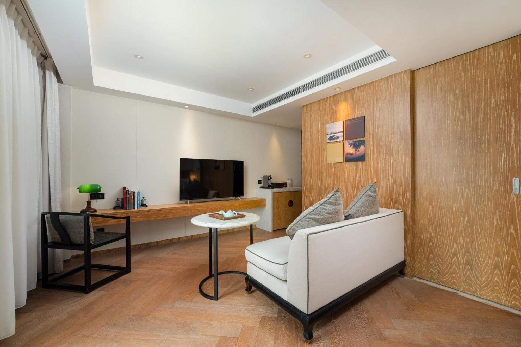 Suite City View