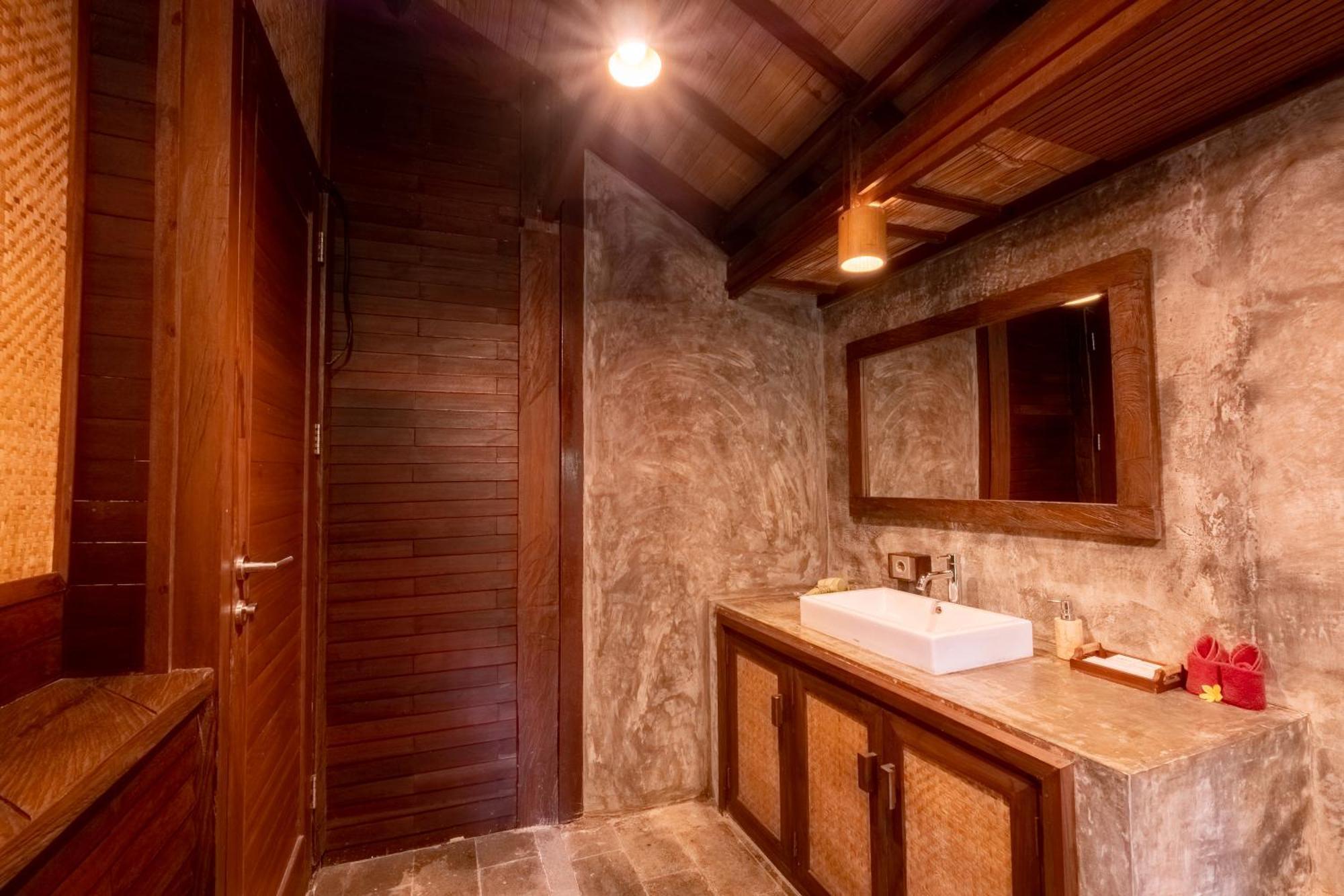 Deluxe Studio