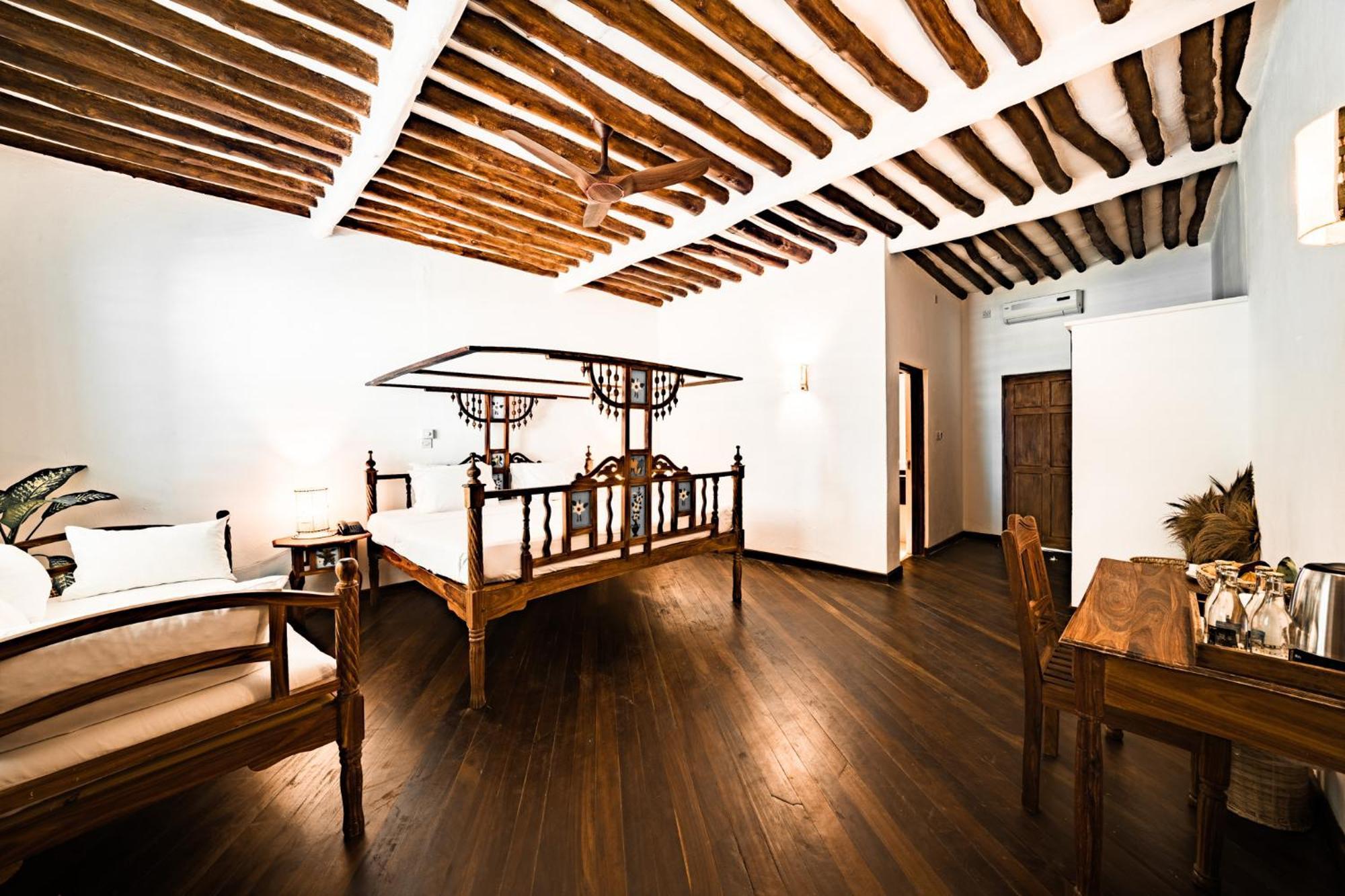 Deluxe Family Room