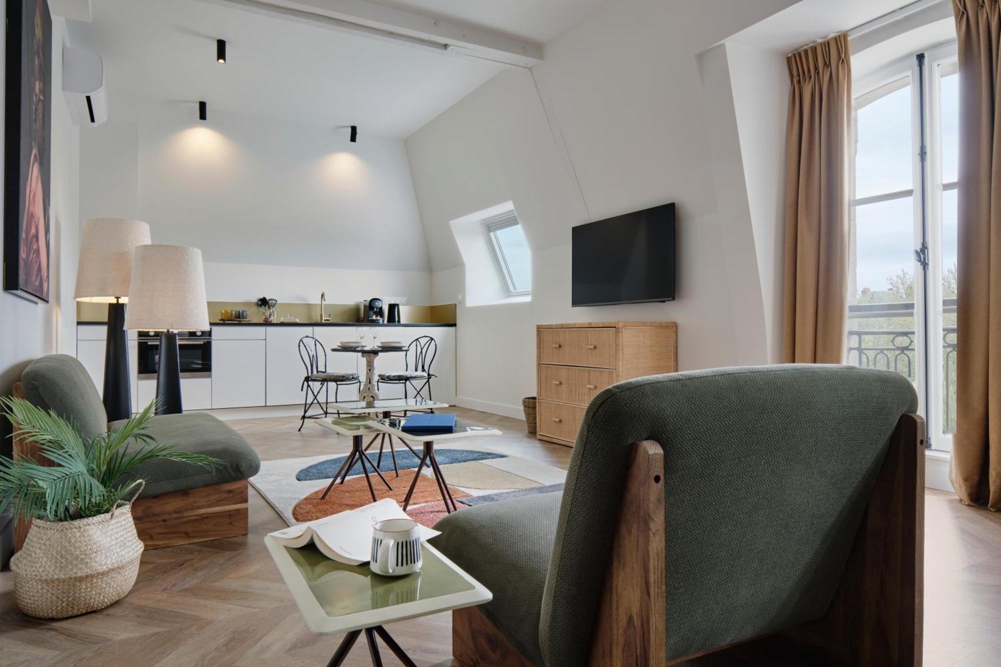 One-Bedroom Deluxe Apartment