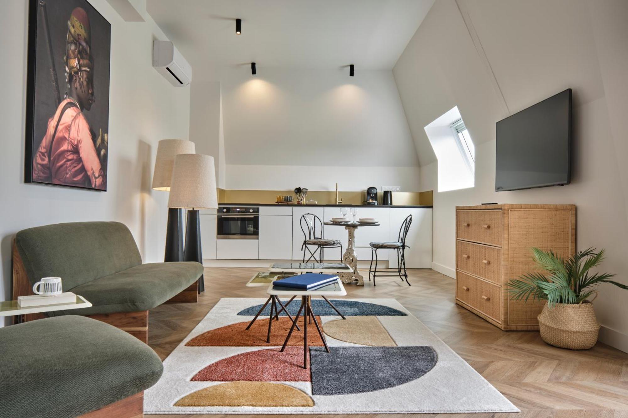 One-Bedroom Deluxe Apartment