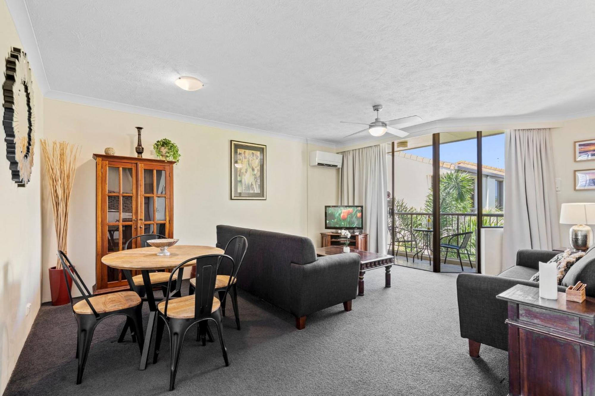 Deluxe One-Bedroom Apartment,1746921328:JPEG
