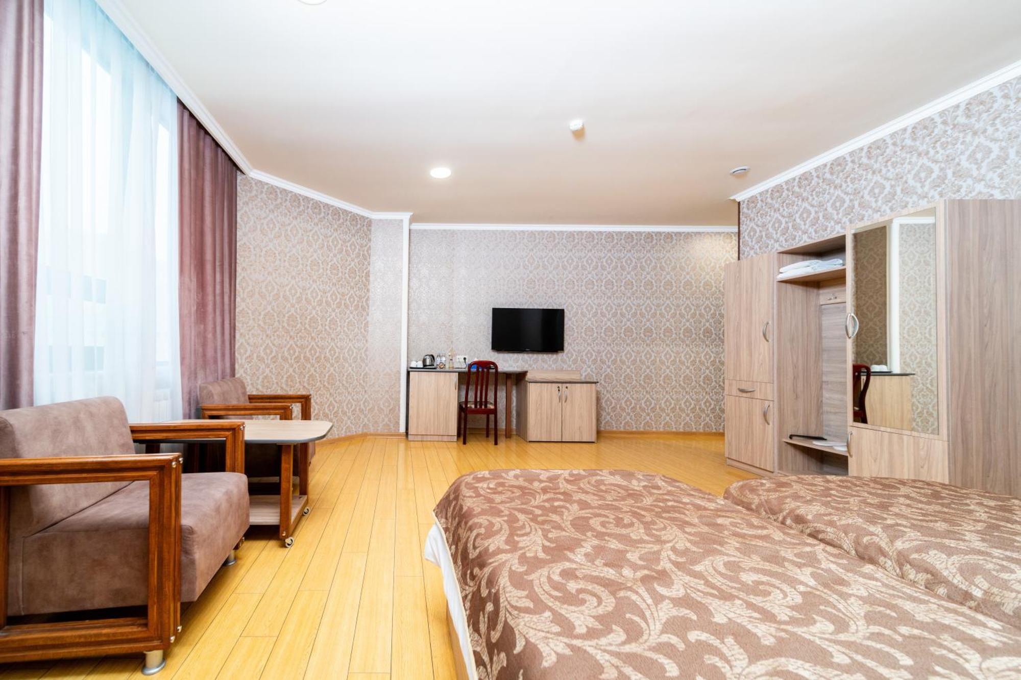Large Twin Room