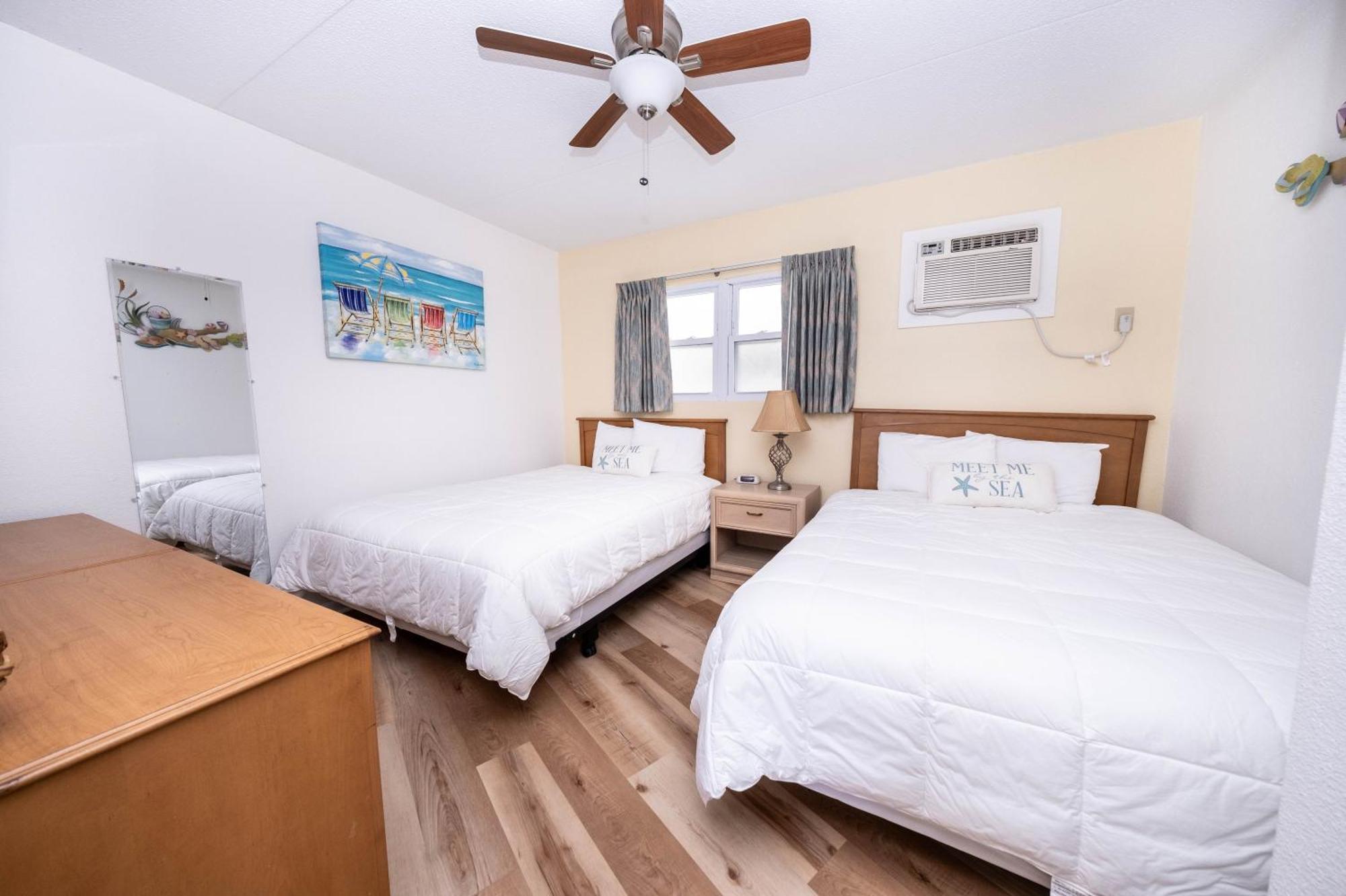 Pool & Ocean view Two-Room Efficiency with Living Room - Bed Room - 2 TV's,1756561023:JPEG