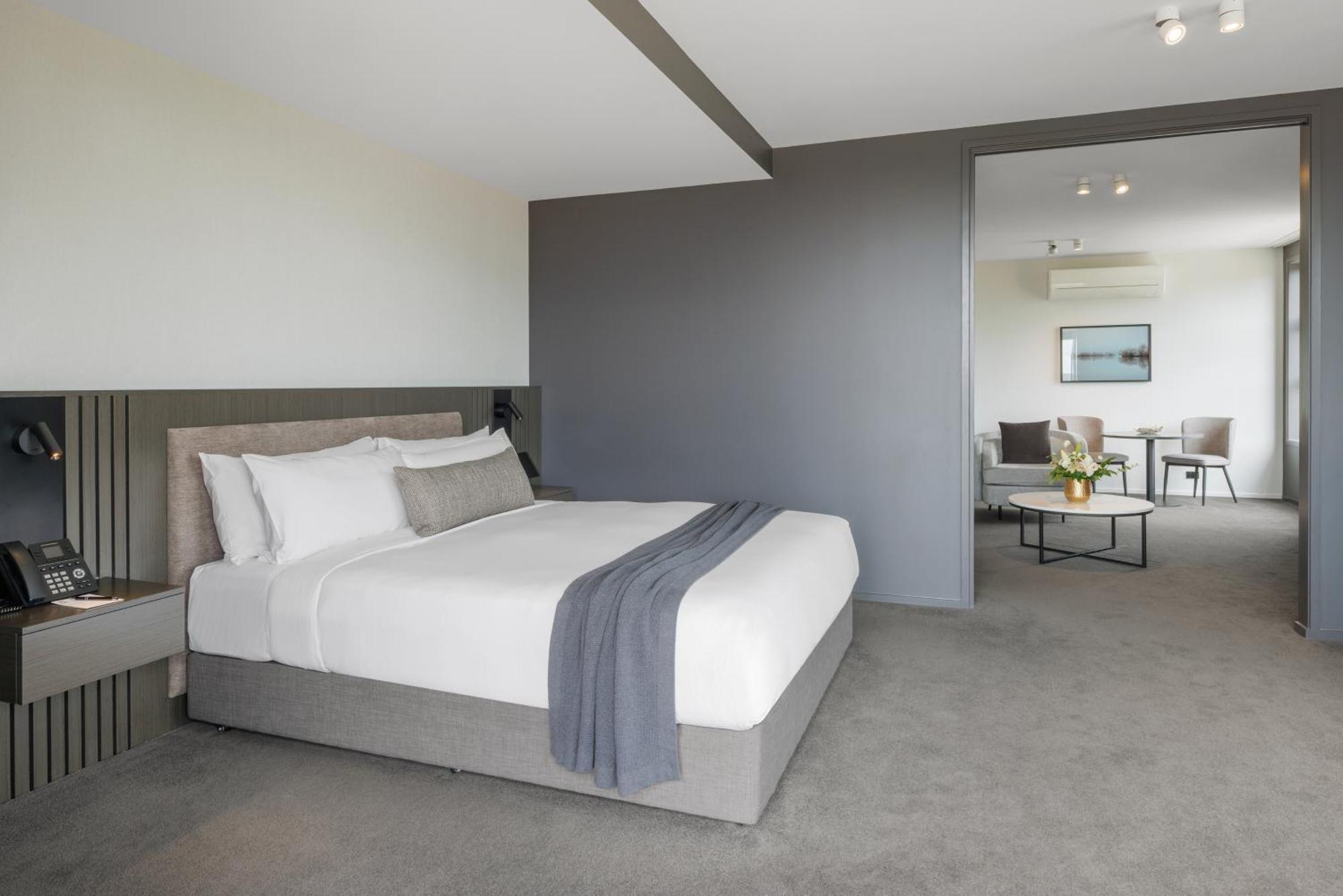 Mayfair Deluxe Suite