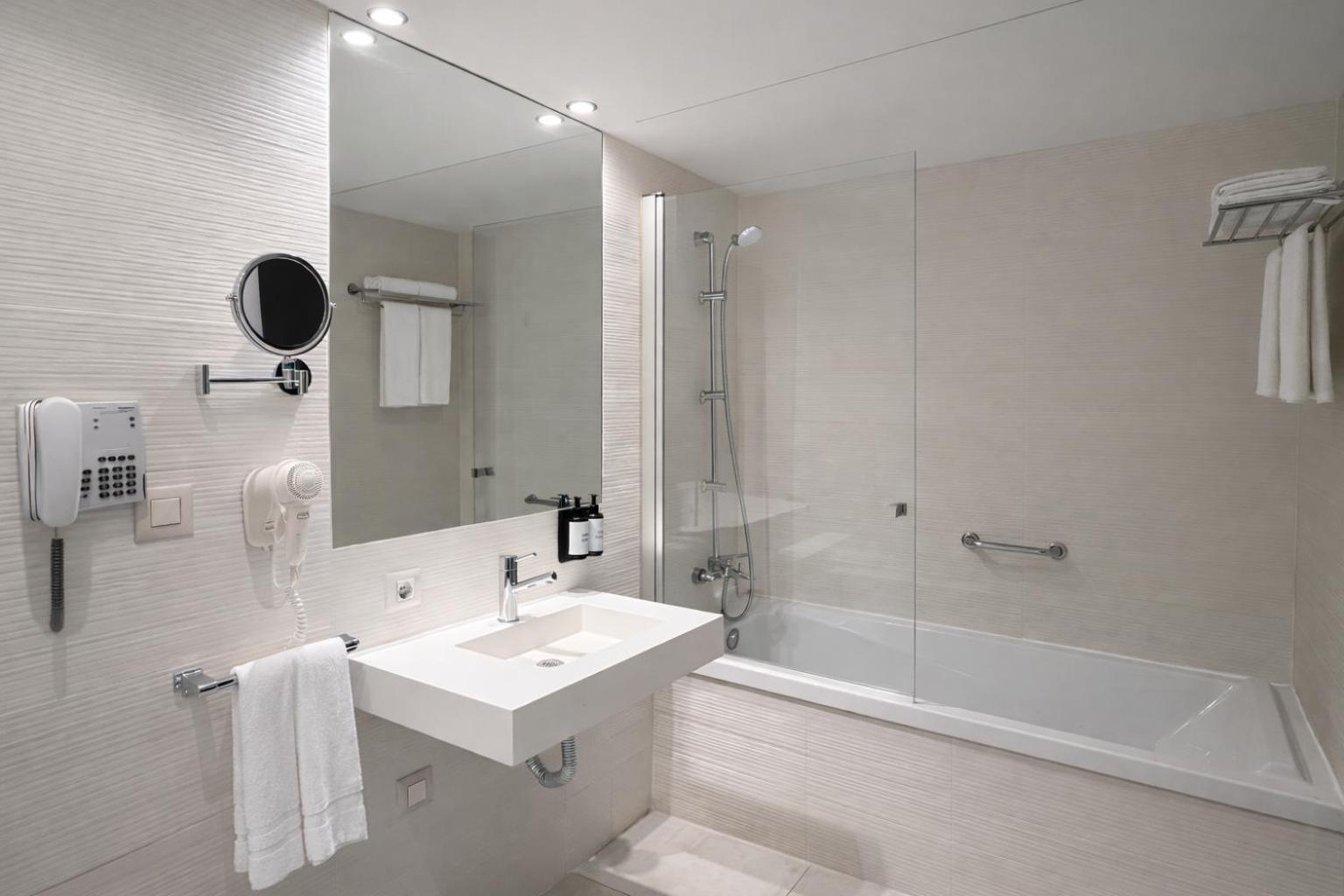 Deluxe Room,1758289658:JPEG