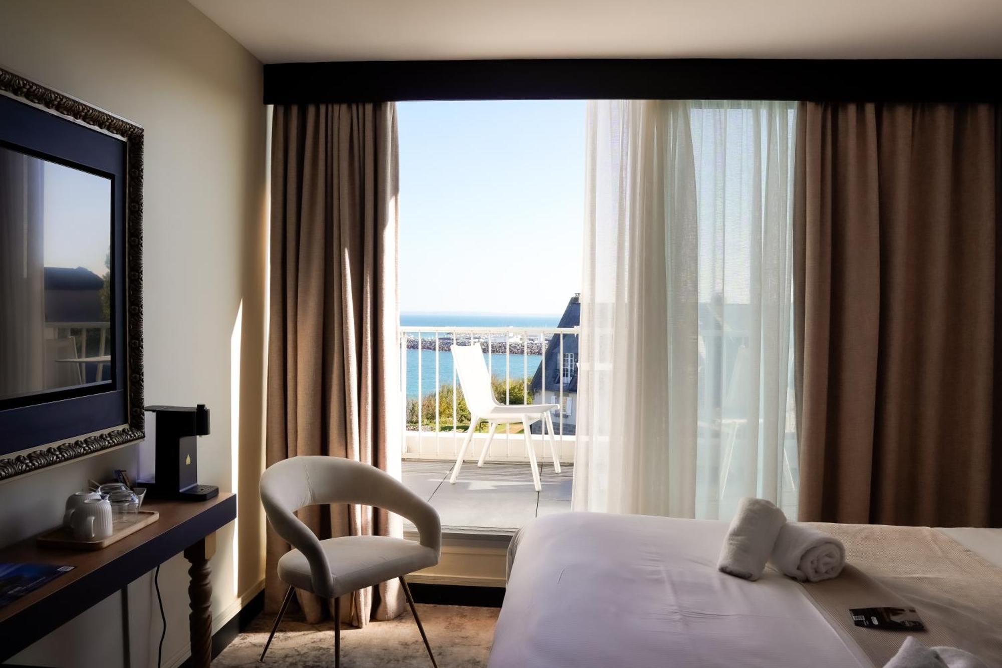 Comfort Double Room Terrace Lateral Sea View