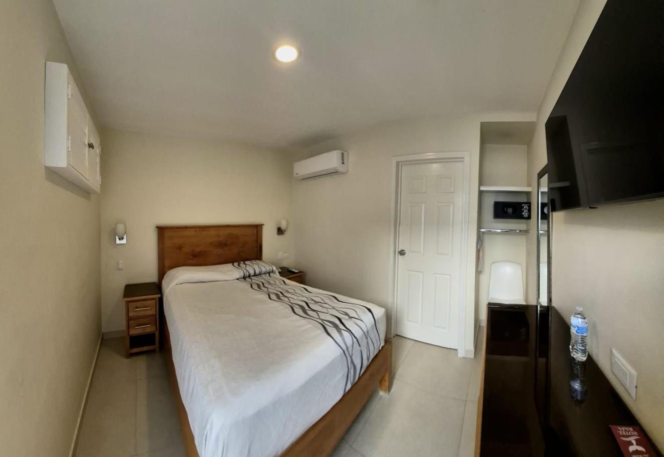 Double Room,1758451226:JPEG