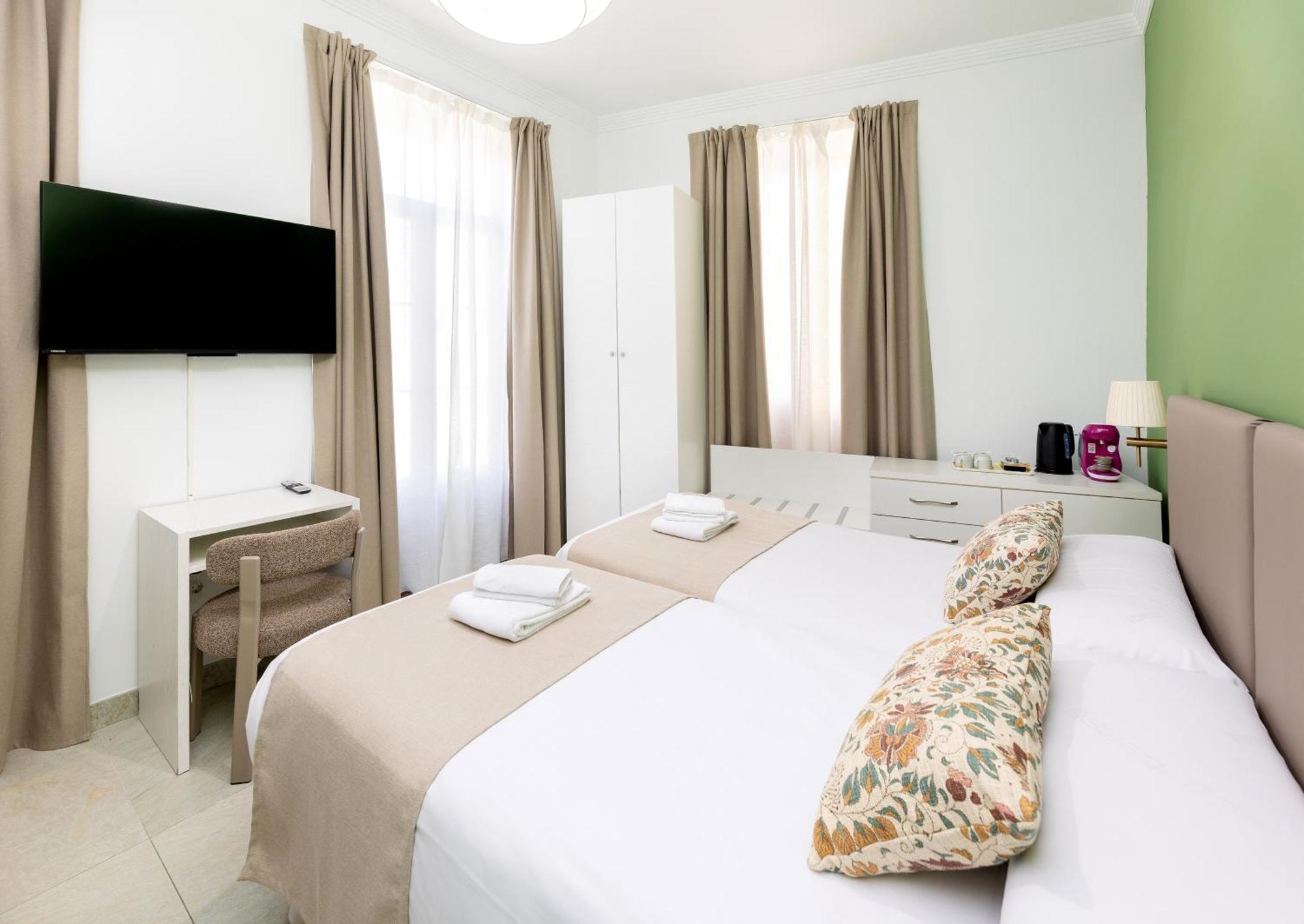 Triple Room,1758543634:JPEG
