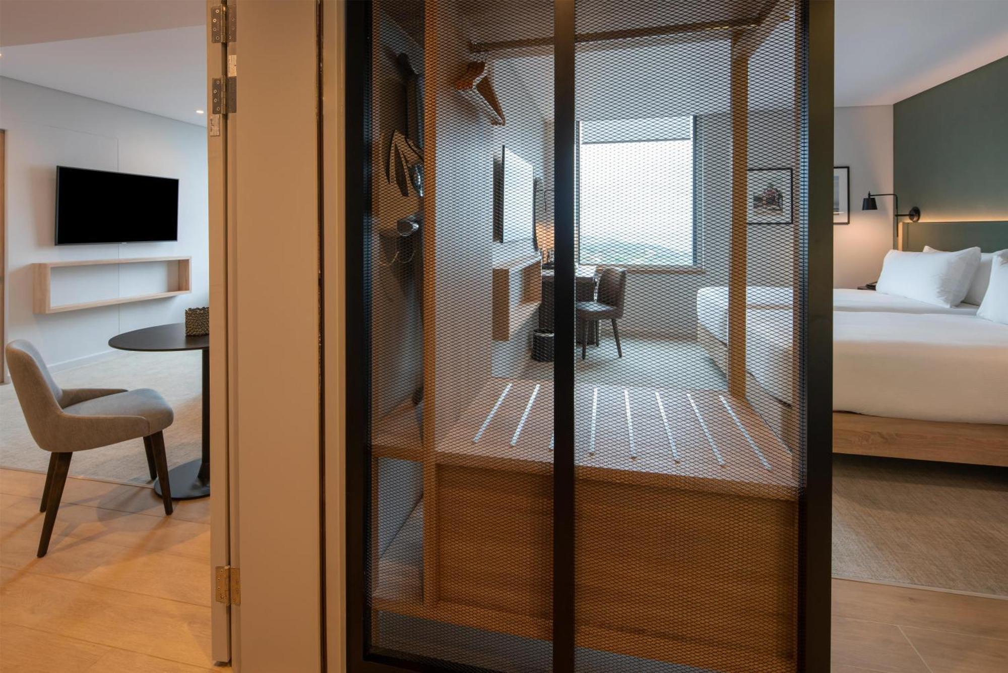 One-Bedroom King Suite
