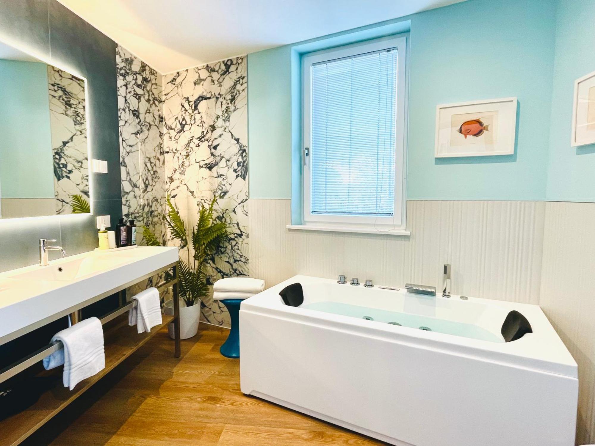 Deluxe Double Room Spa Bath Partial Lake View