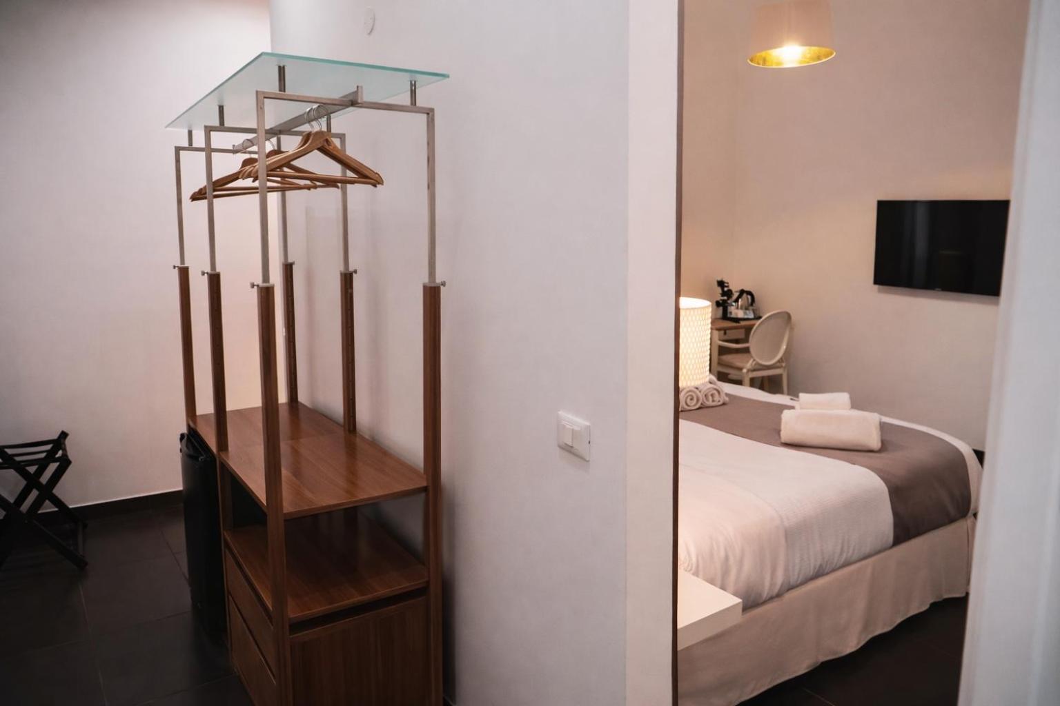Double Room Private Bathroom