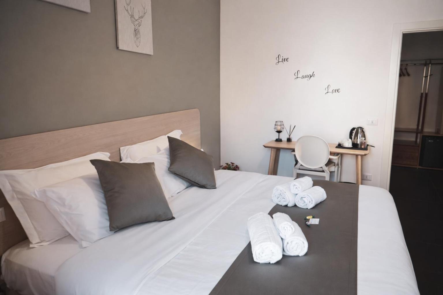 Double or Twin Room Private Bathroom