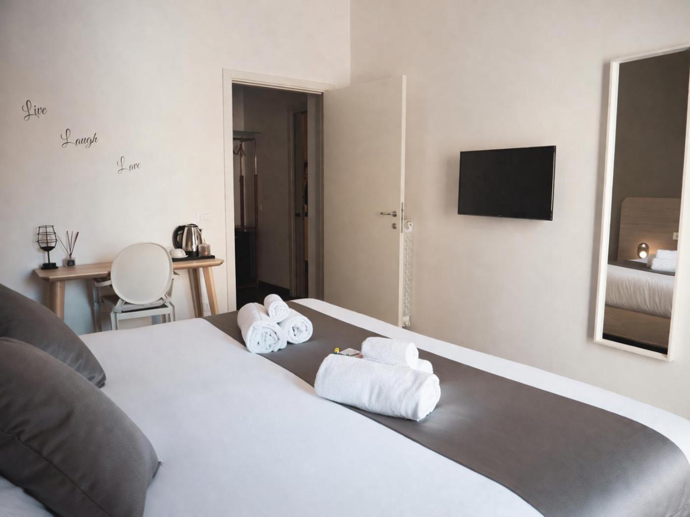 Double or Twin Room Private Bathroom