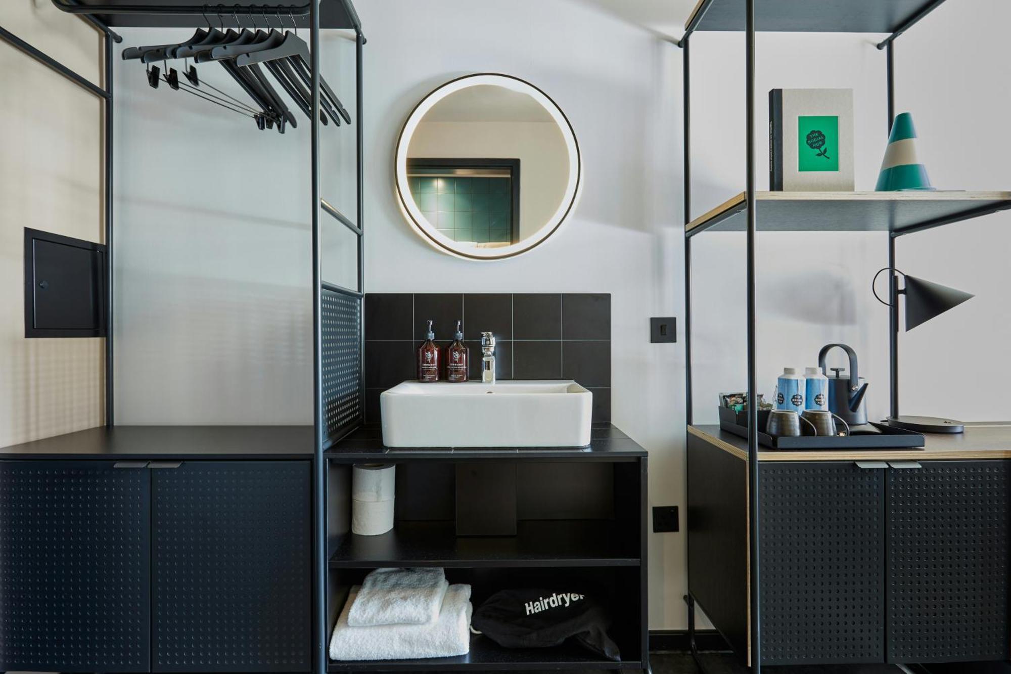 Deluxe Room,1759235073:JPEG