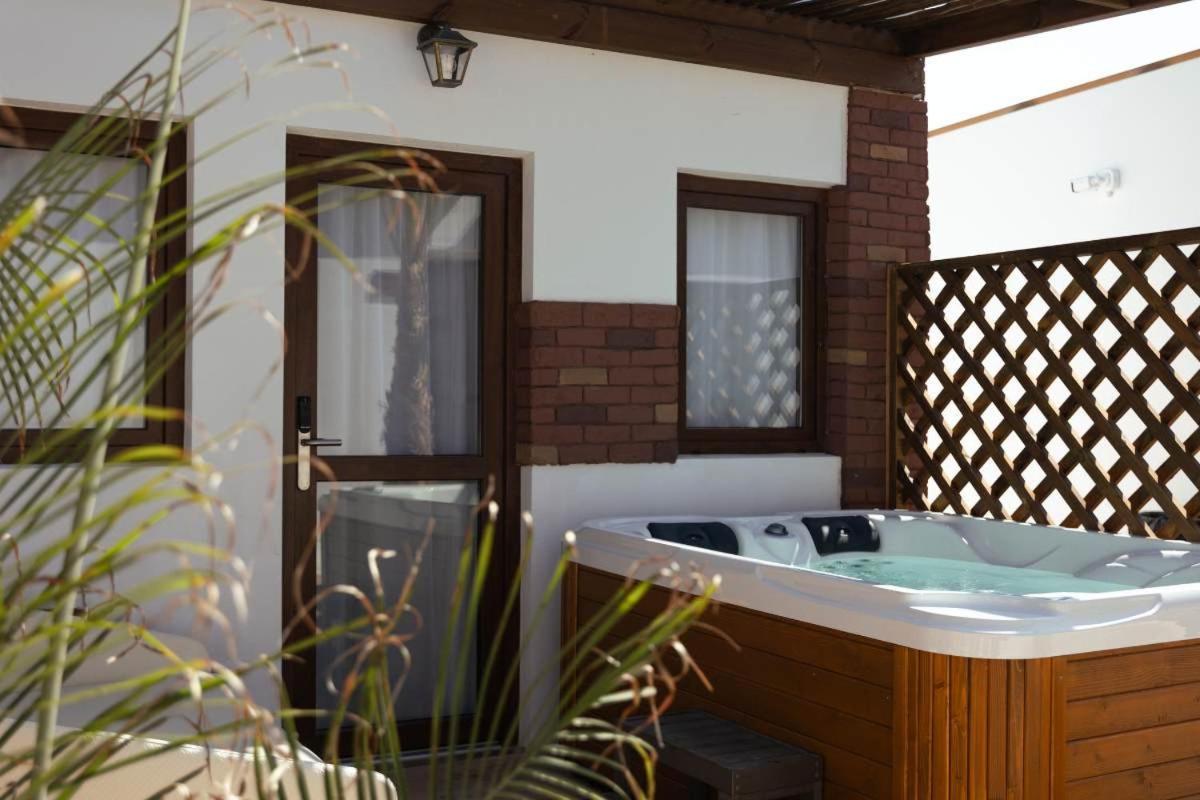 Bungalow Spa Bath