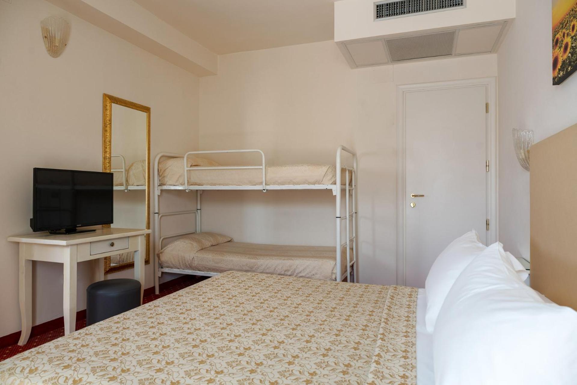 Classic Quadruple Room,1765335435:JPEG
