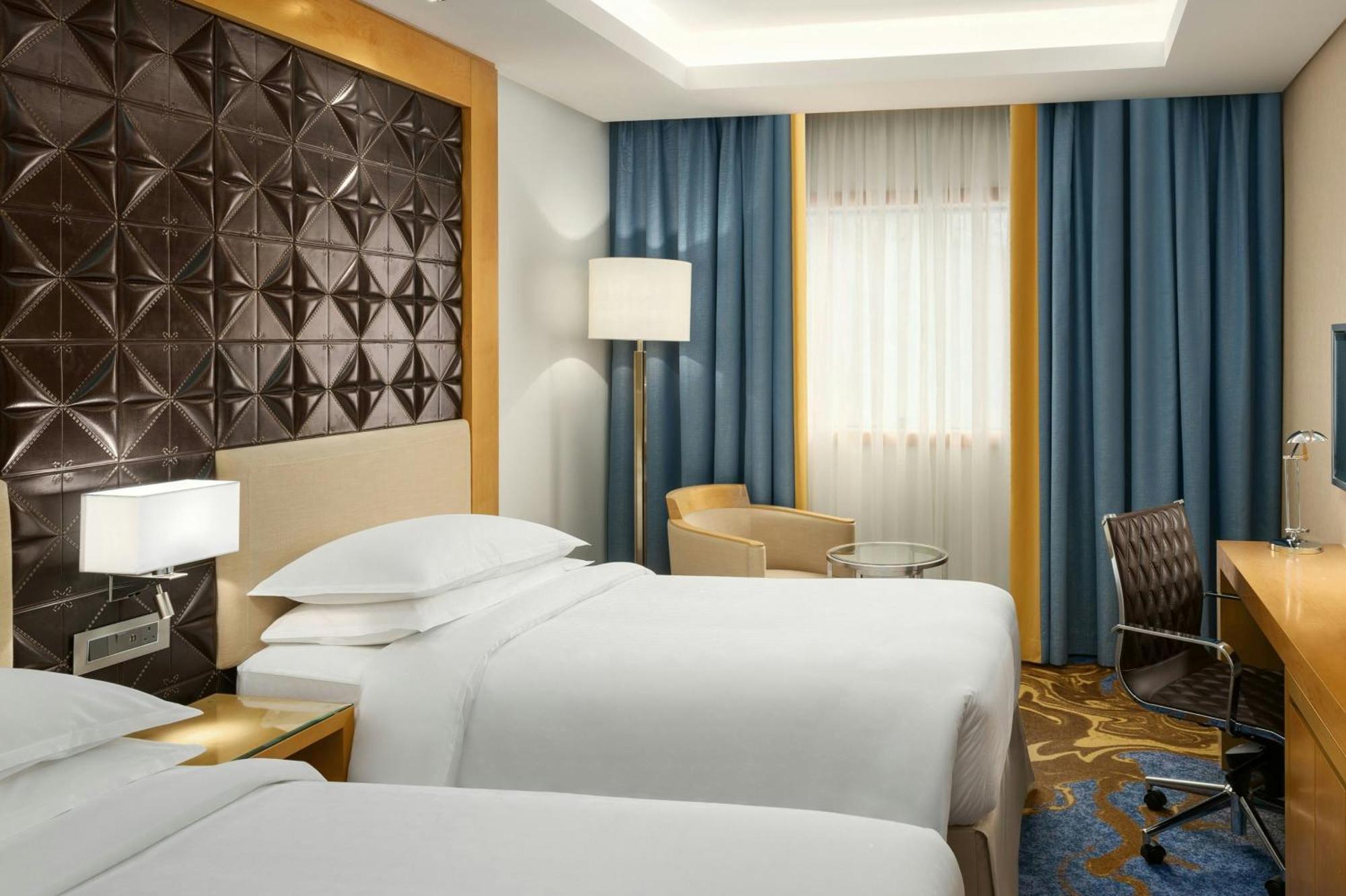Traditional Double City View Guest room 2 Twin or Single Beds
