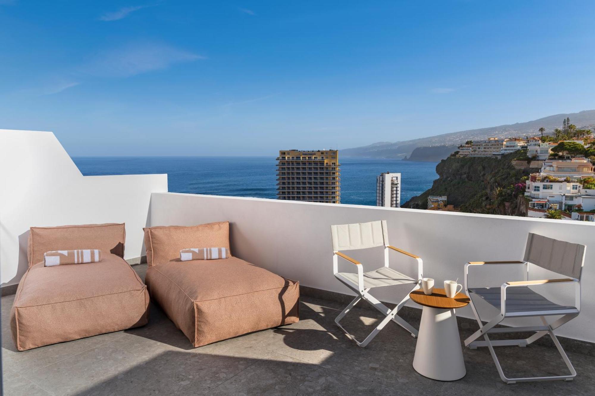 Superior Twin Room with Sea View,1765572411:JPEG