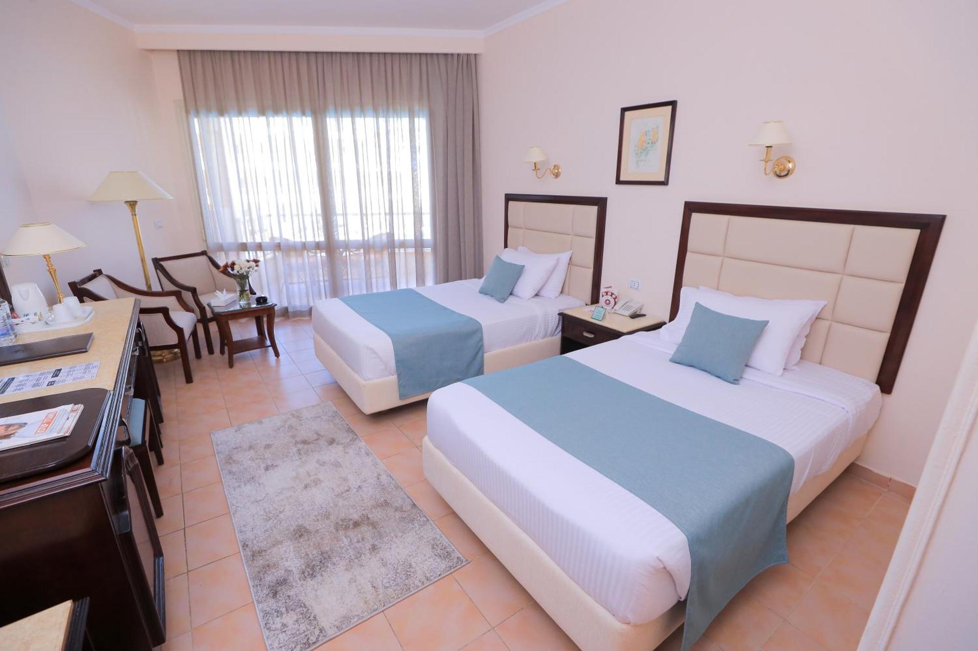 Double or Twin Room Side Sea View