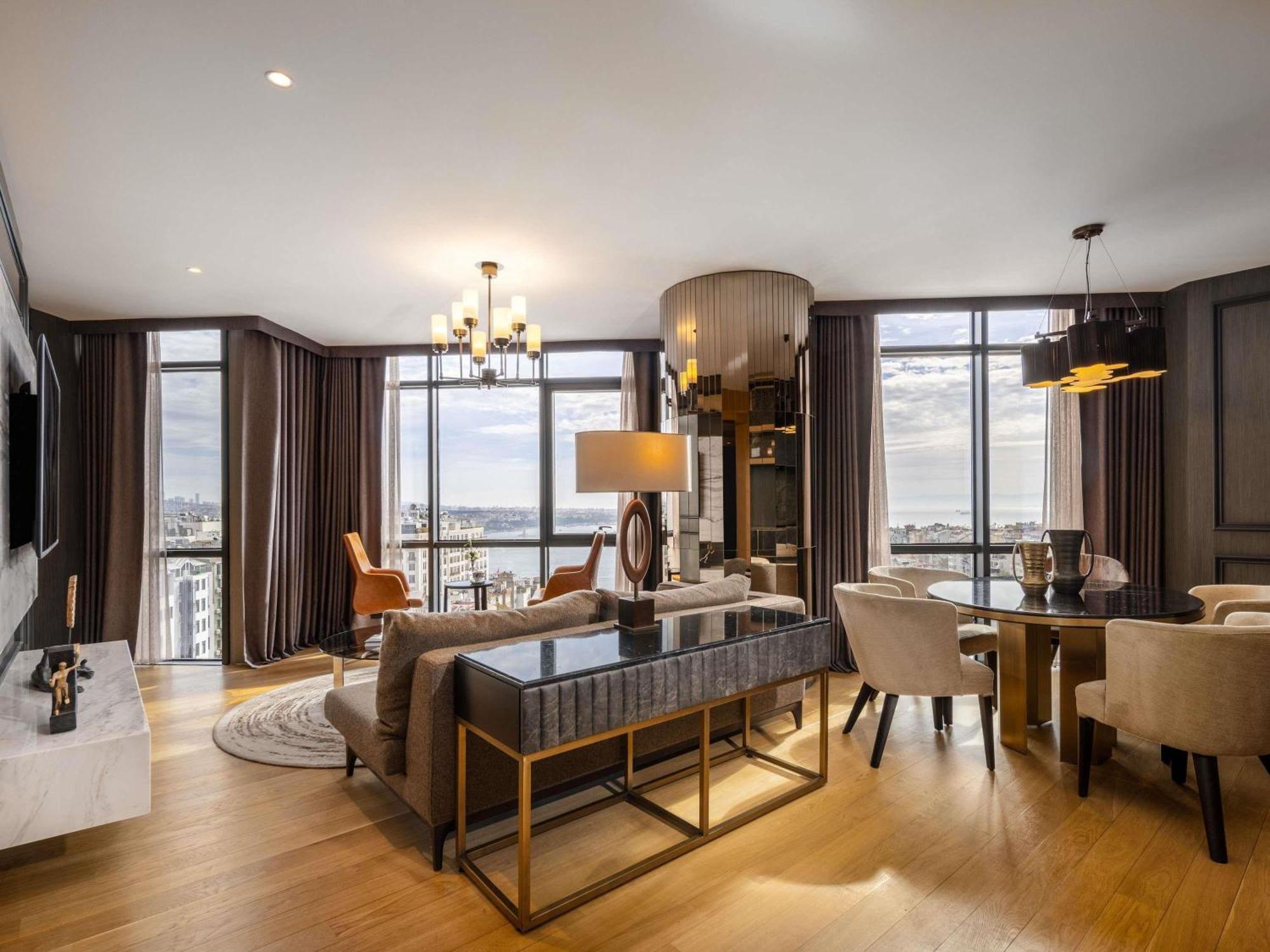 Signature Suite Taksim Square view Club Millesime access King size bed,1770028497:JPEG