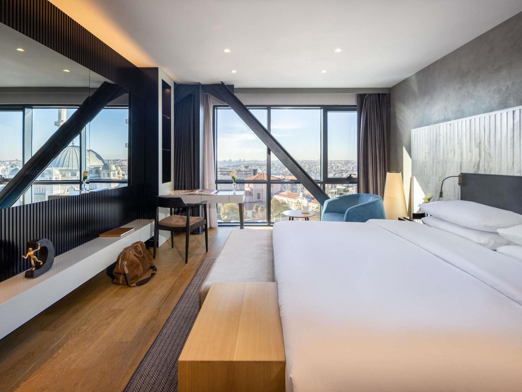 Luxury King Room,1774063609:JPEG
