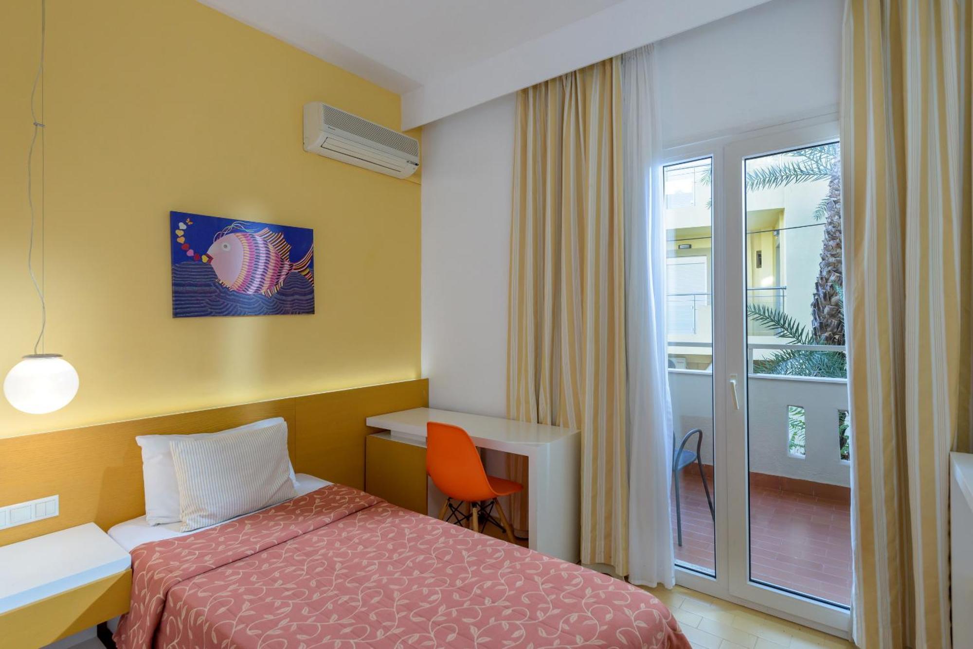 Single Room,1766015268:JPEG
