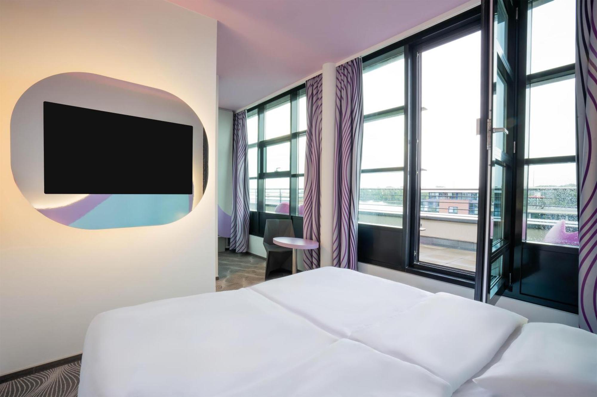 Superior Design Room Balcony