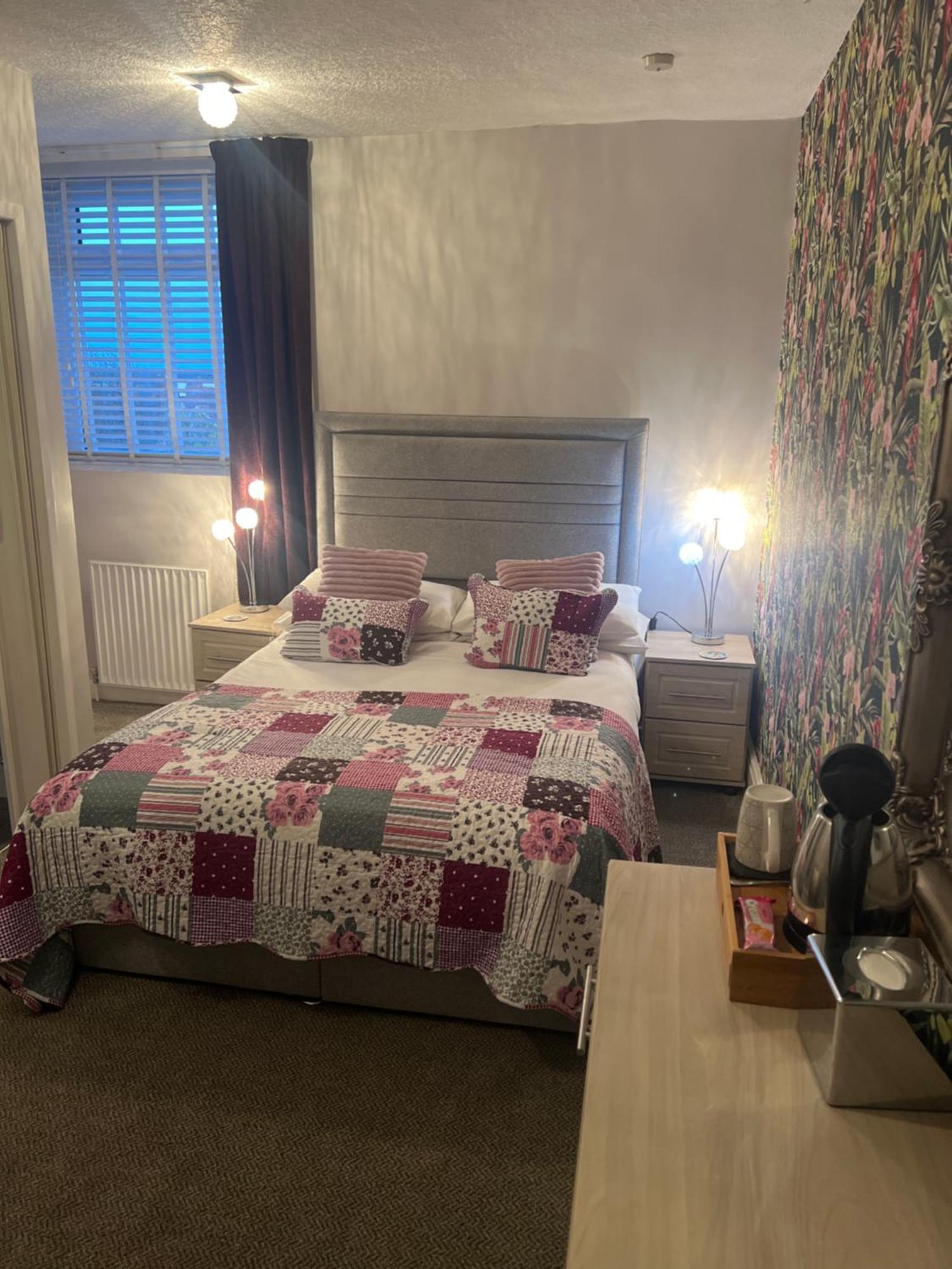 Small Double Room,1766418484:JPEG