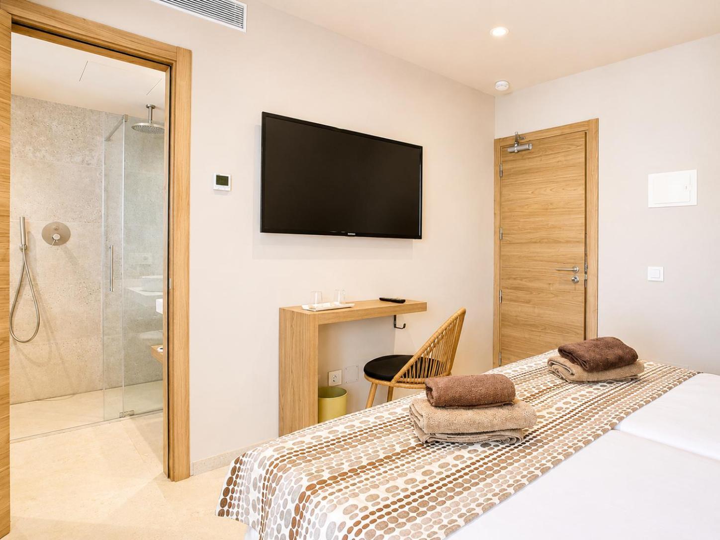 Double or Twin Room Pool View