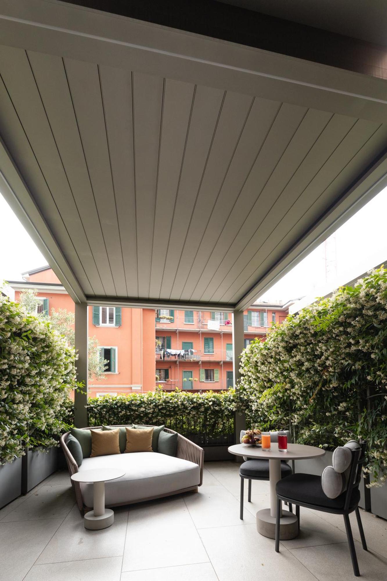 Deluxe Double Room Balcony,1769915655:JPEG