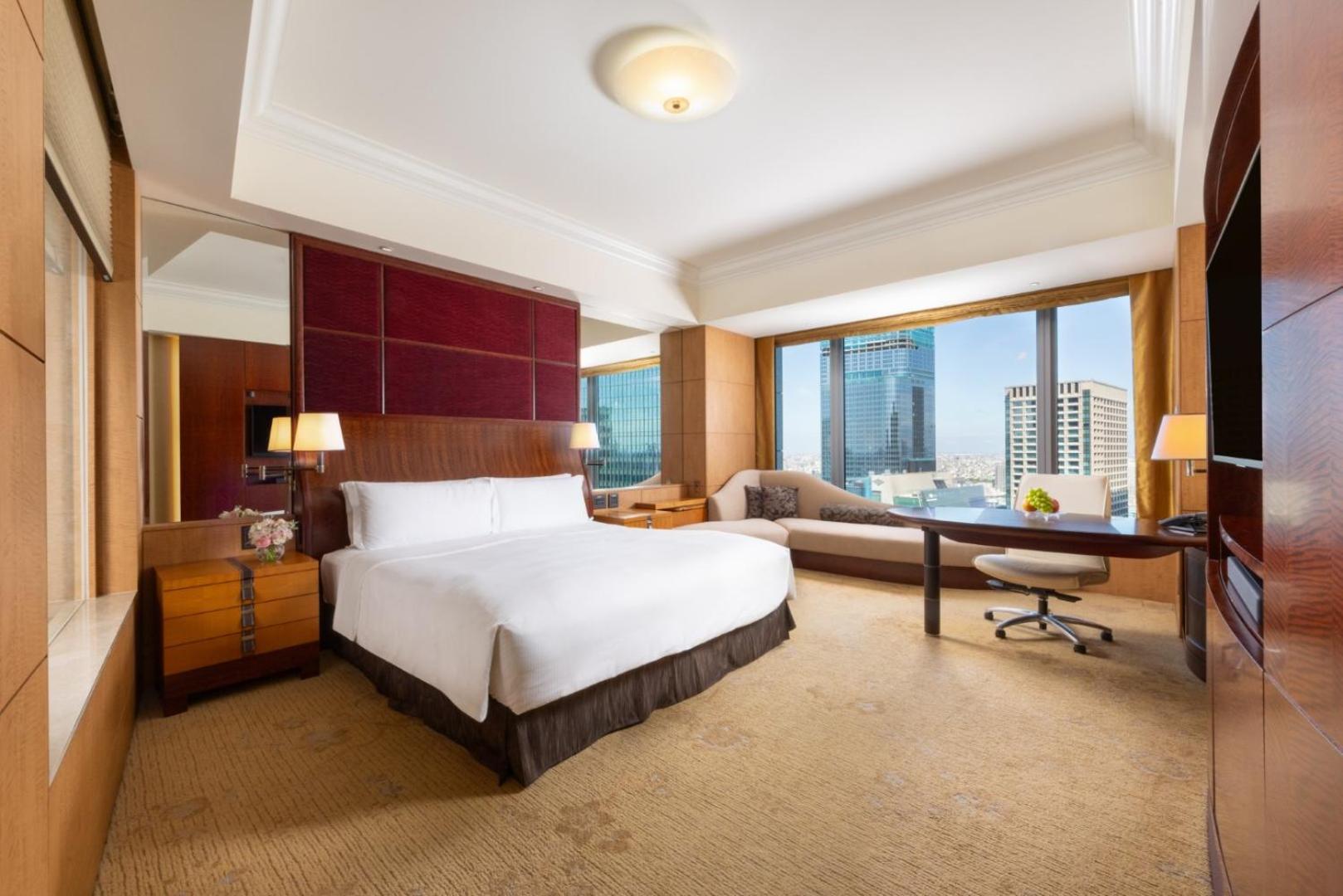 Deluxe King Room
