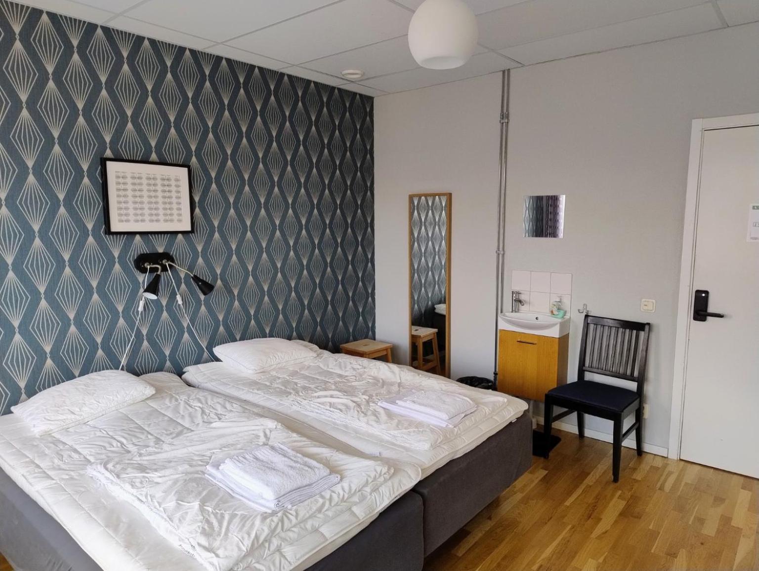 Twin Room,1770490371:JPEG