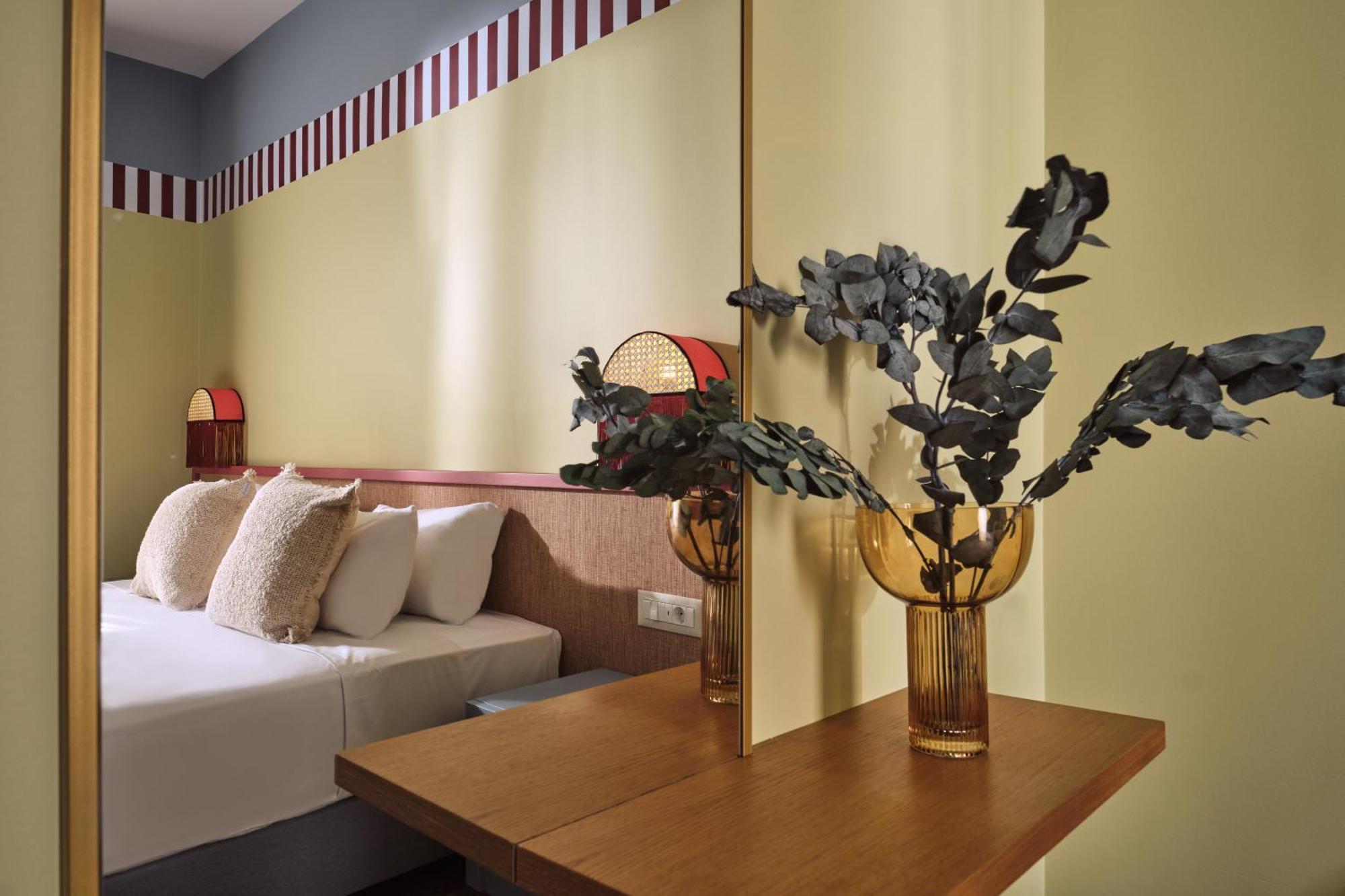 Deluxe Double or Twin Room Pool View
