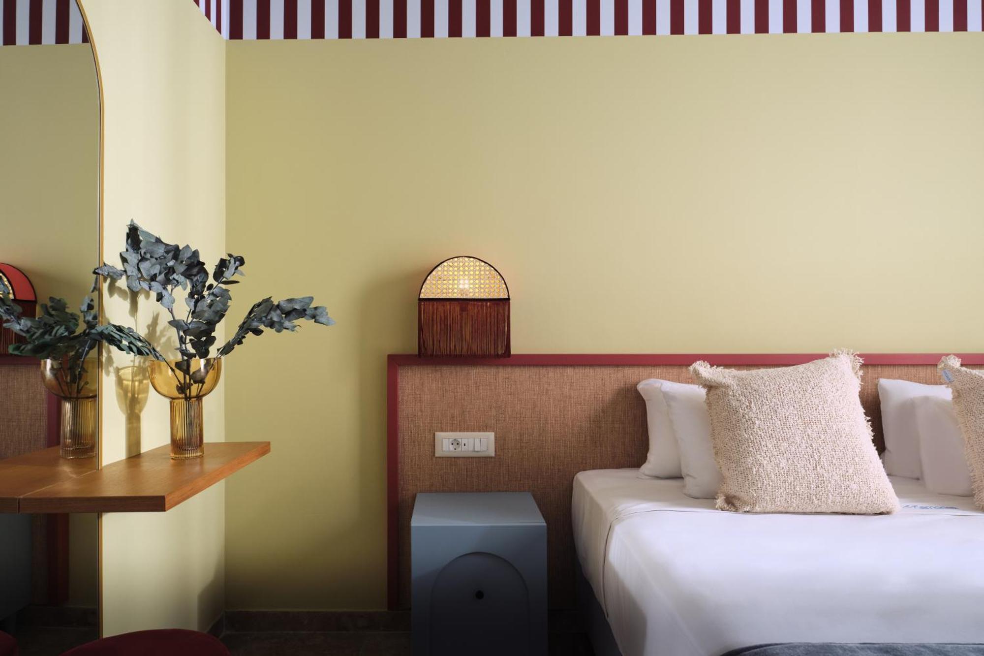 Deluxe Double or Twin Room Pool View