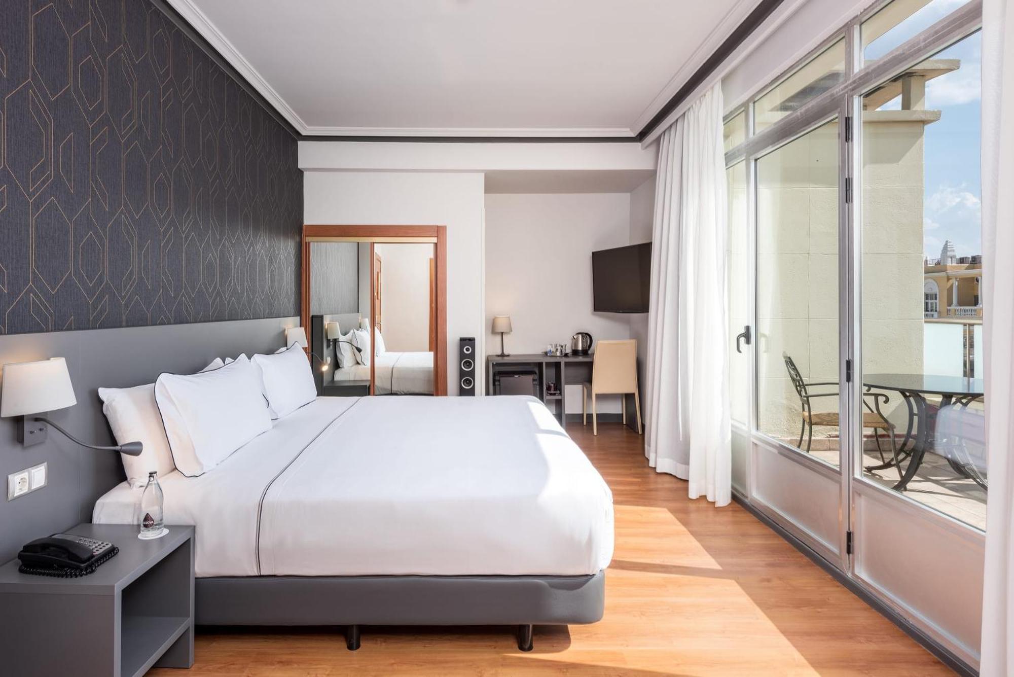 Premium Room Gran Via View,1771495571:JPEG