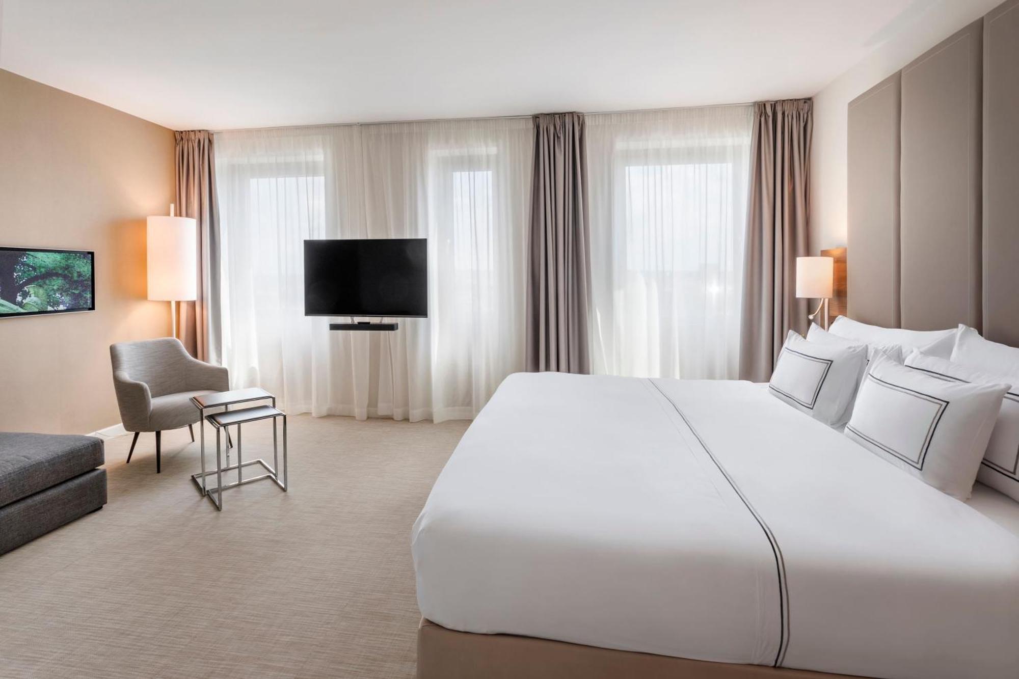 The Level Junior Suite Executive Lounge Access,1771532621:JPEG