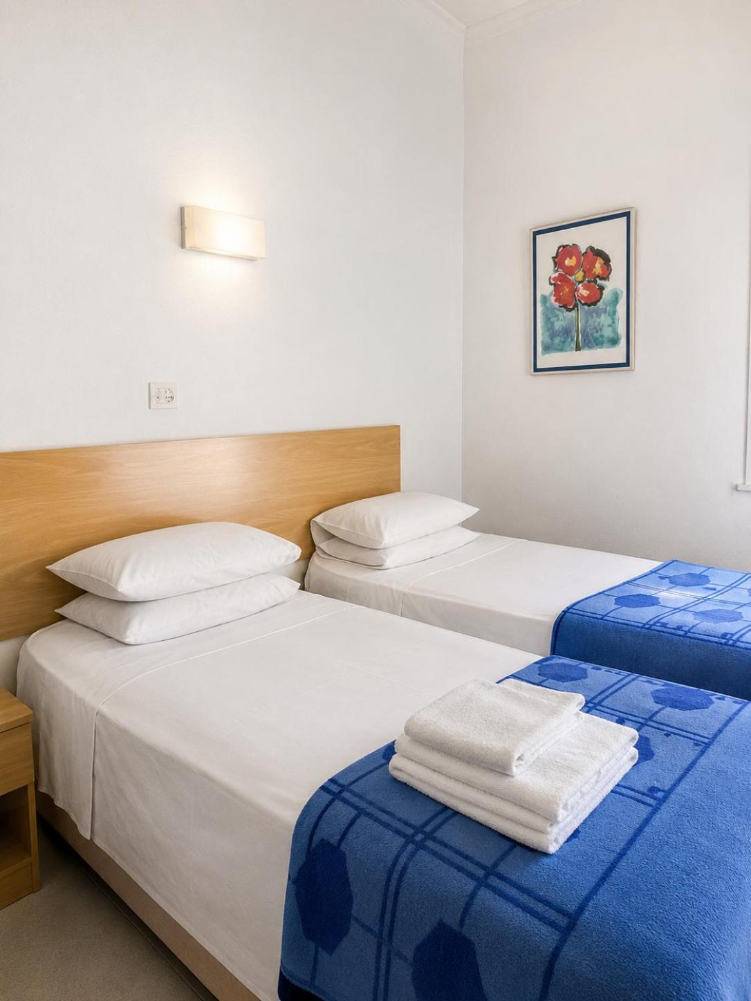 Twin Room,1771564399:JPEG