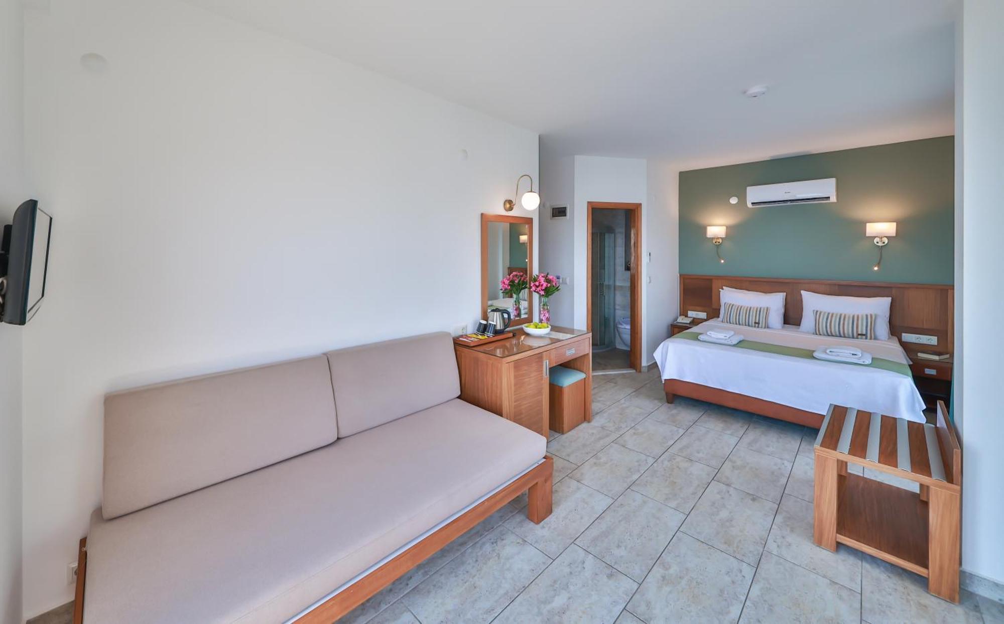 Superior Triple Room Sea View,1771735406:JPEG