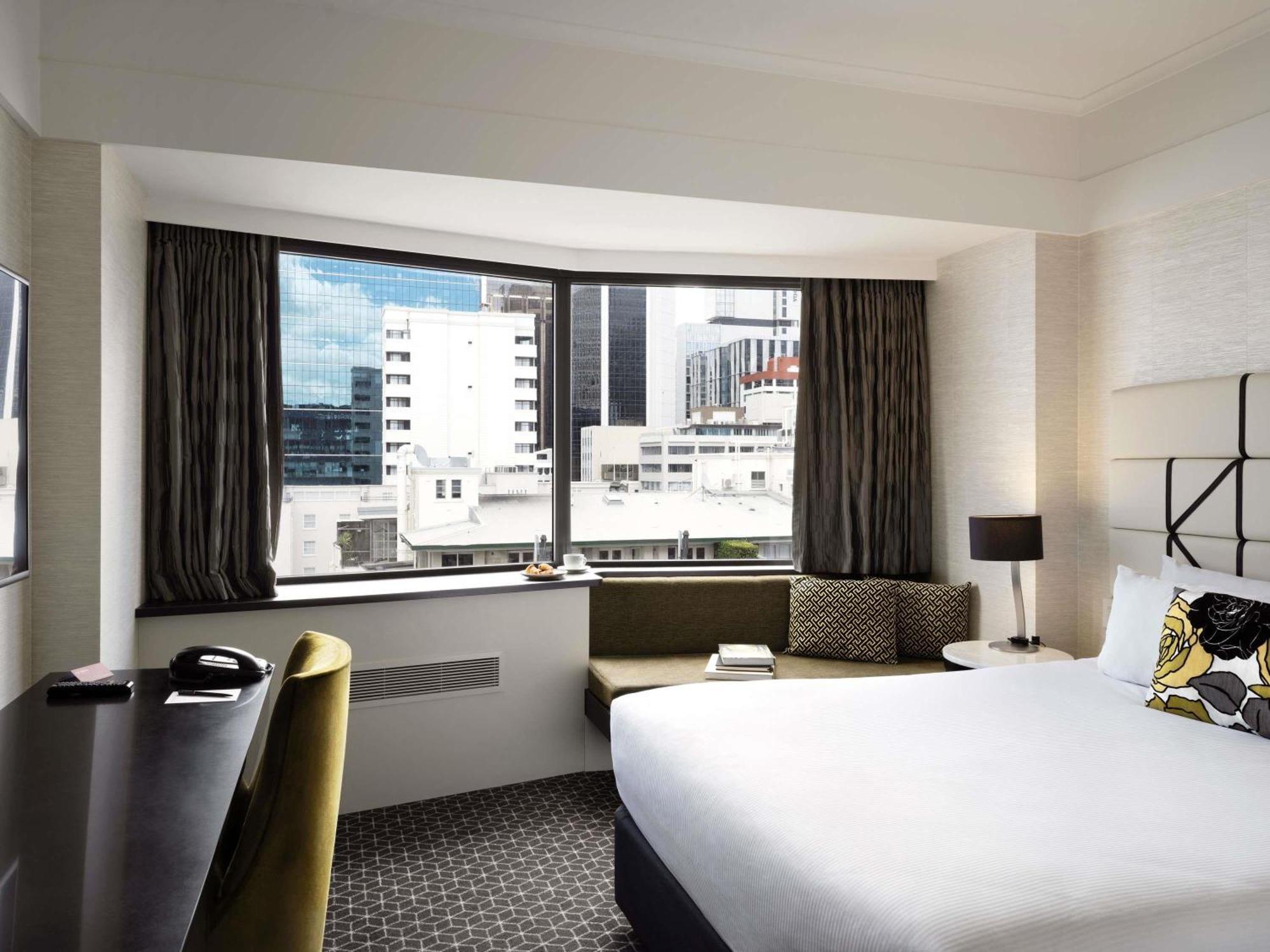 Superior King Room City side