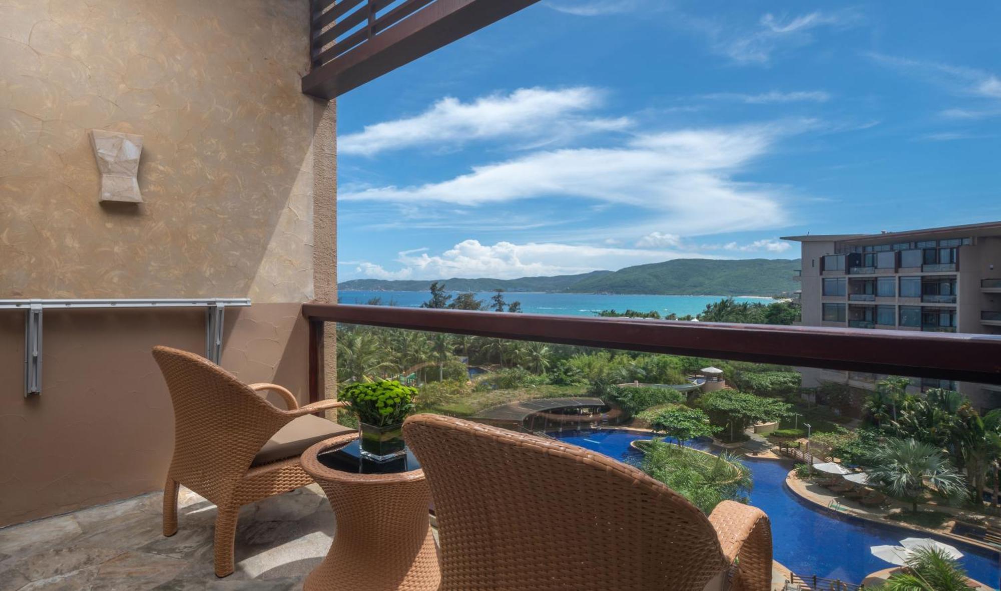Deluxe King Room Sea View