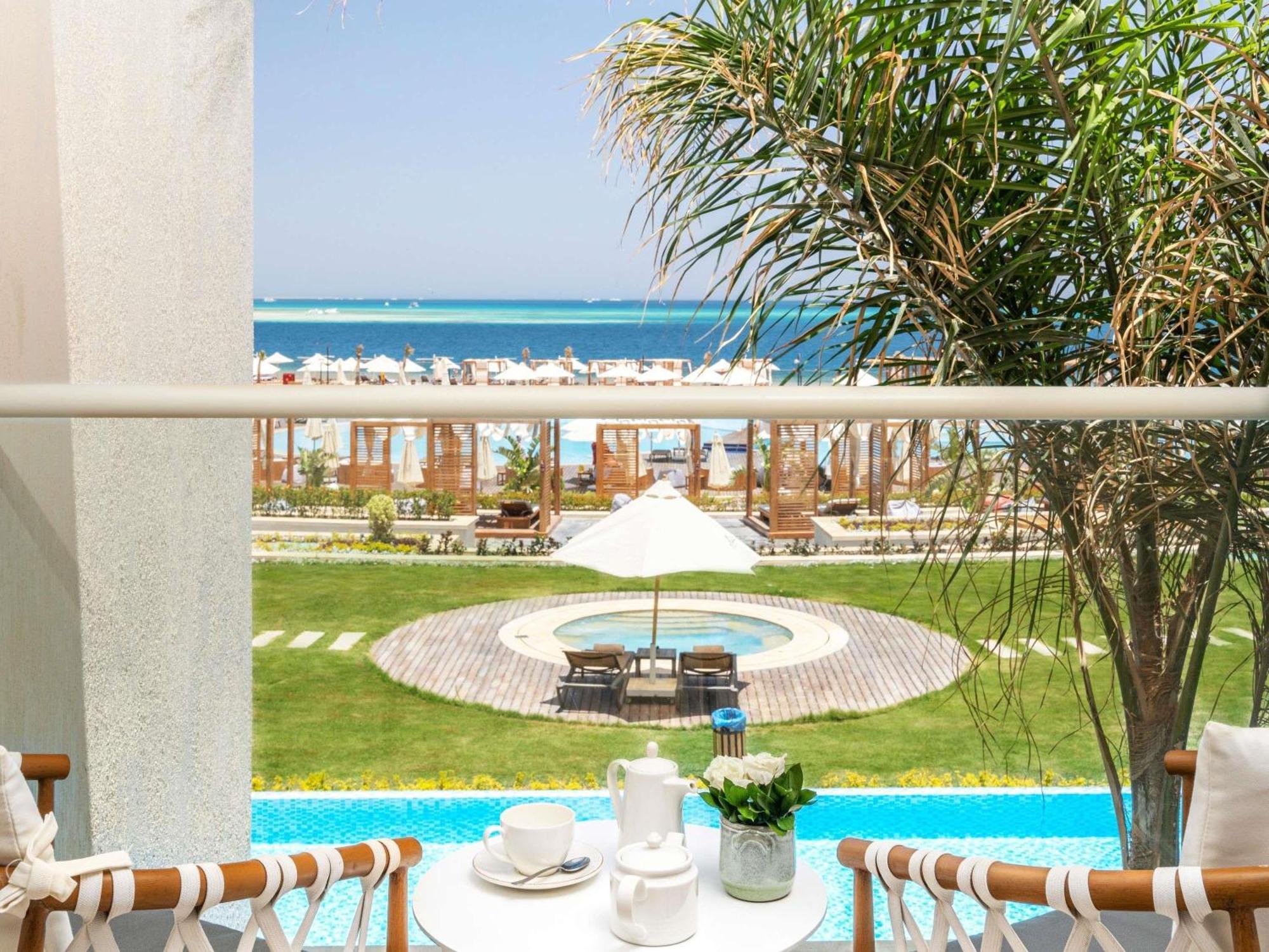 Lagoon Deluxe King Suite Sea View