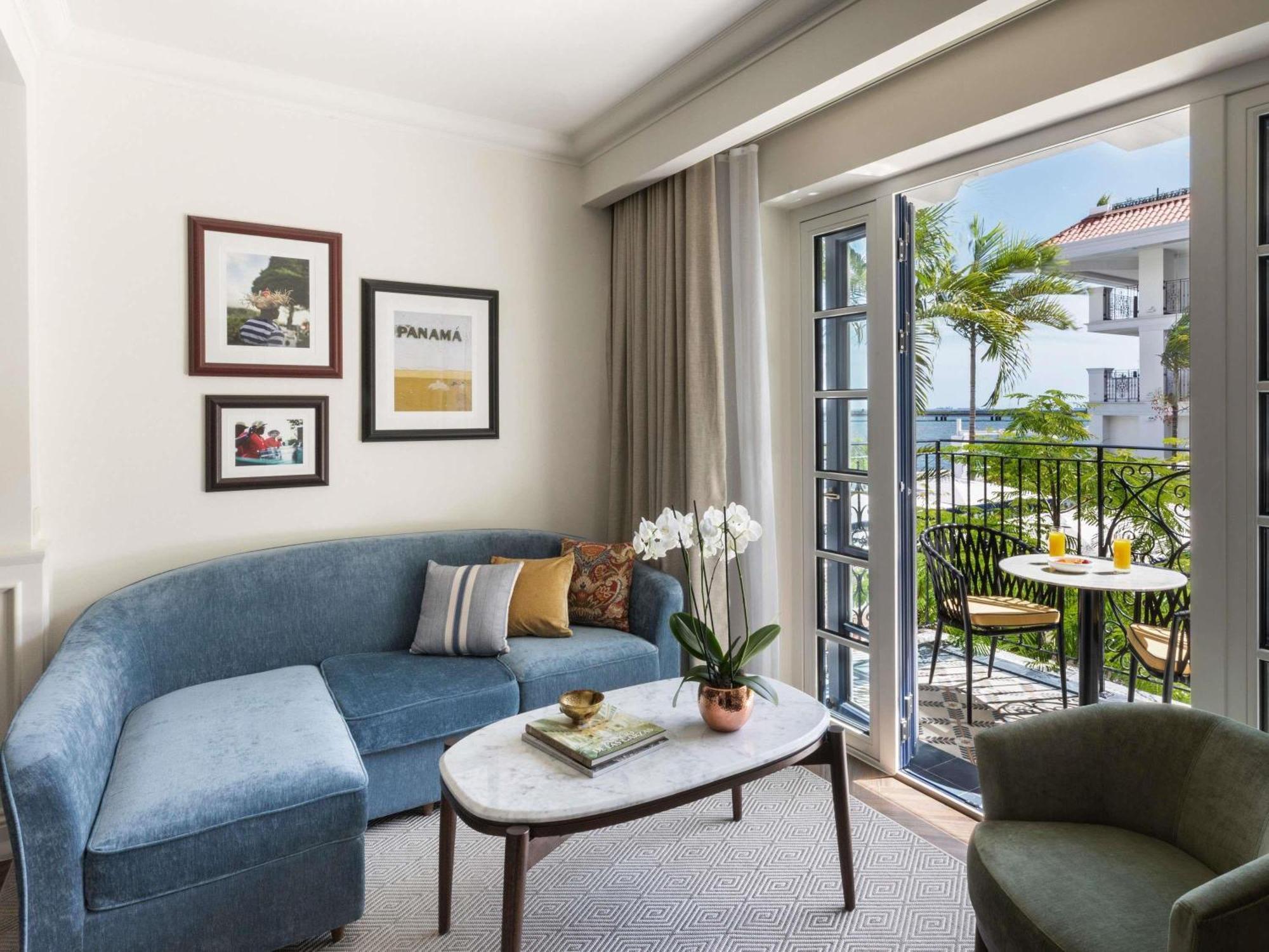 MAGNIFIQUE 2 FULL BED PLAZA VIEW