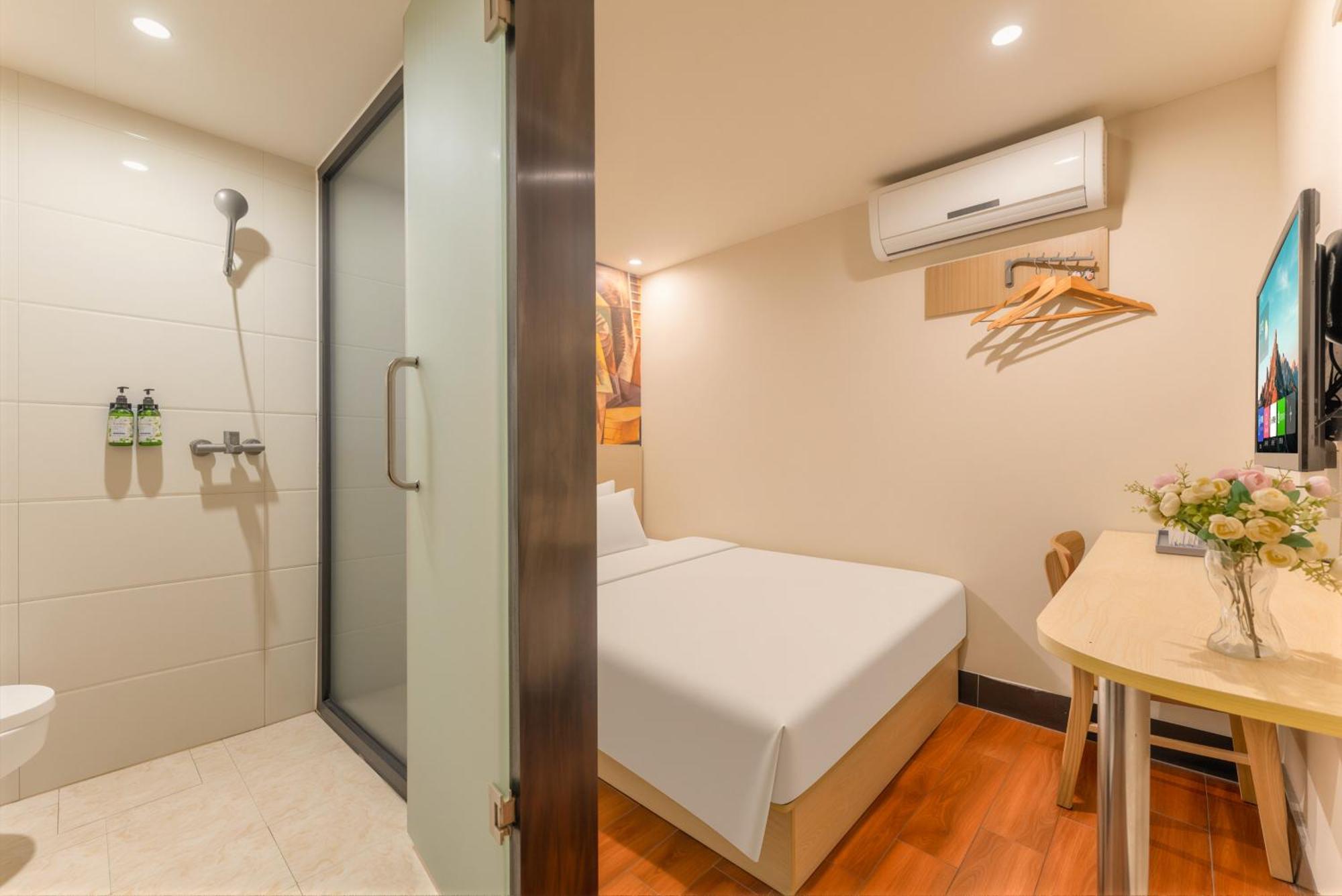 Comfort Queen Room