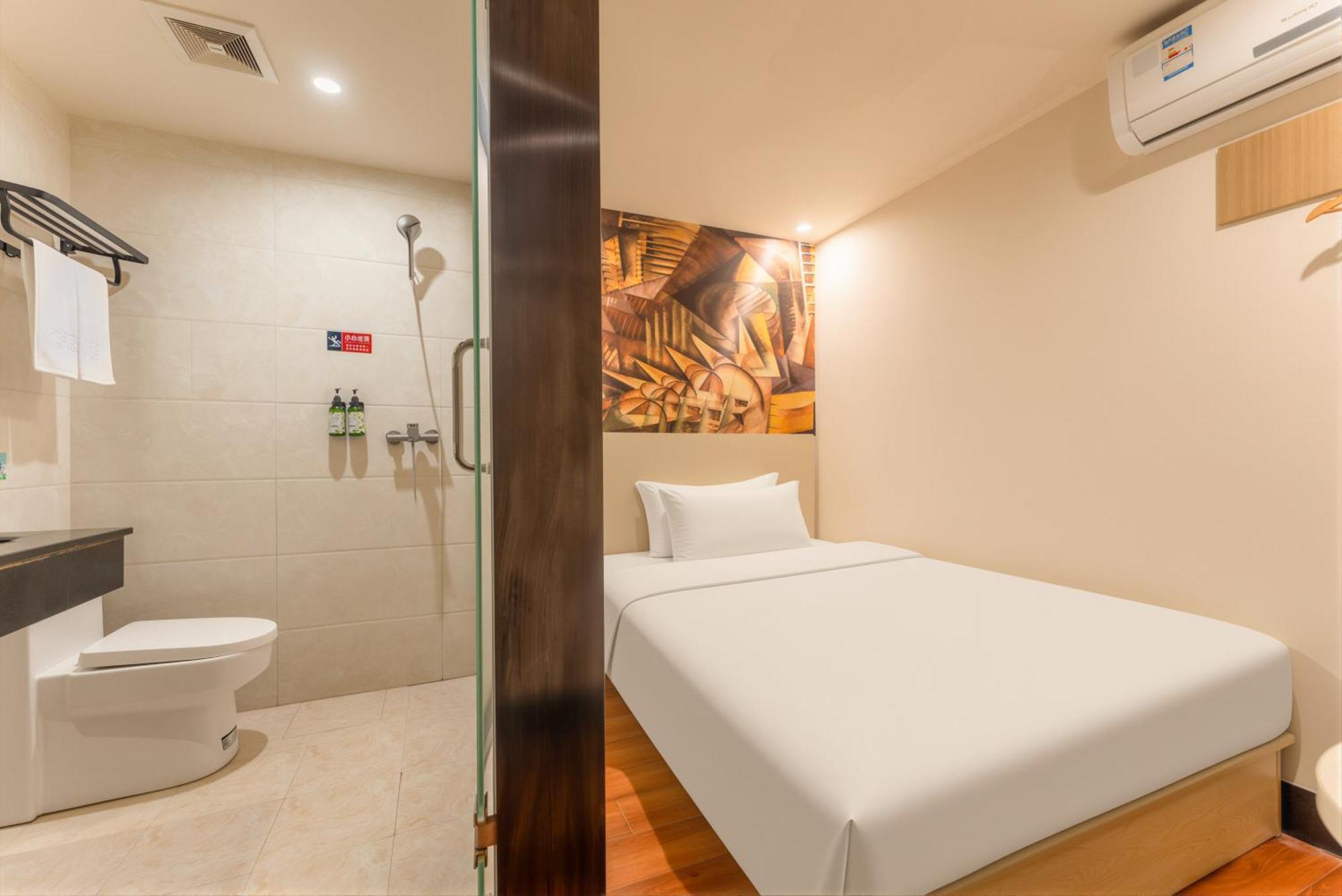Comfort Queen Room