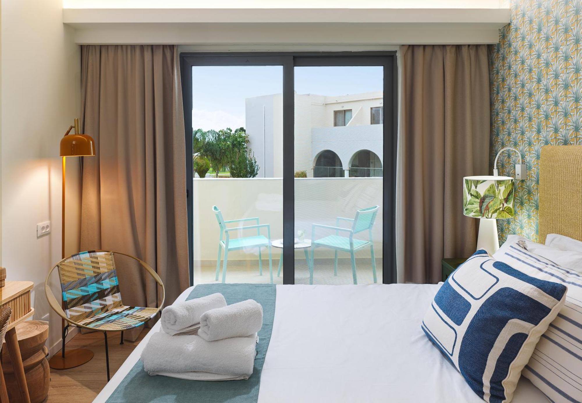 Deluxe Double or Twin Room Pool View,1773709509:JPEG