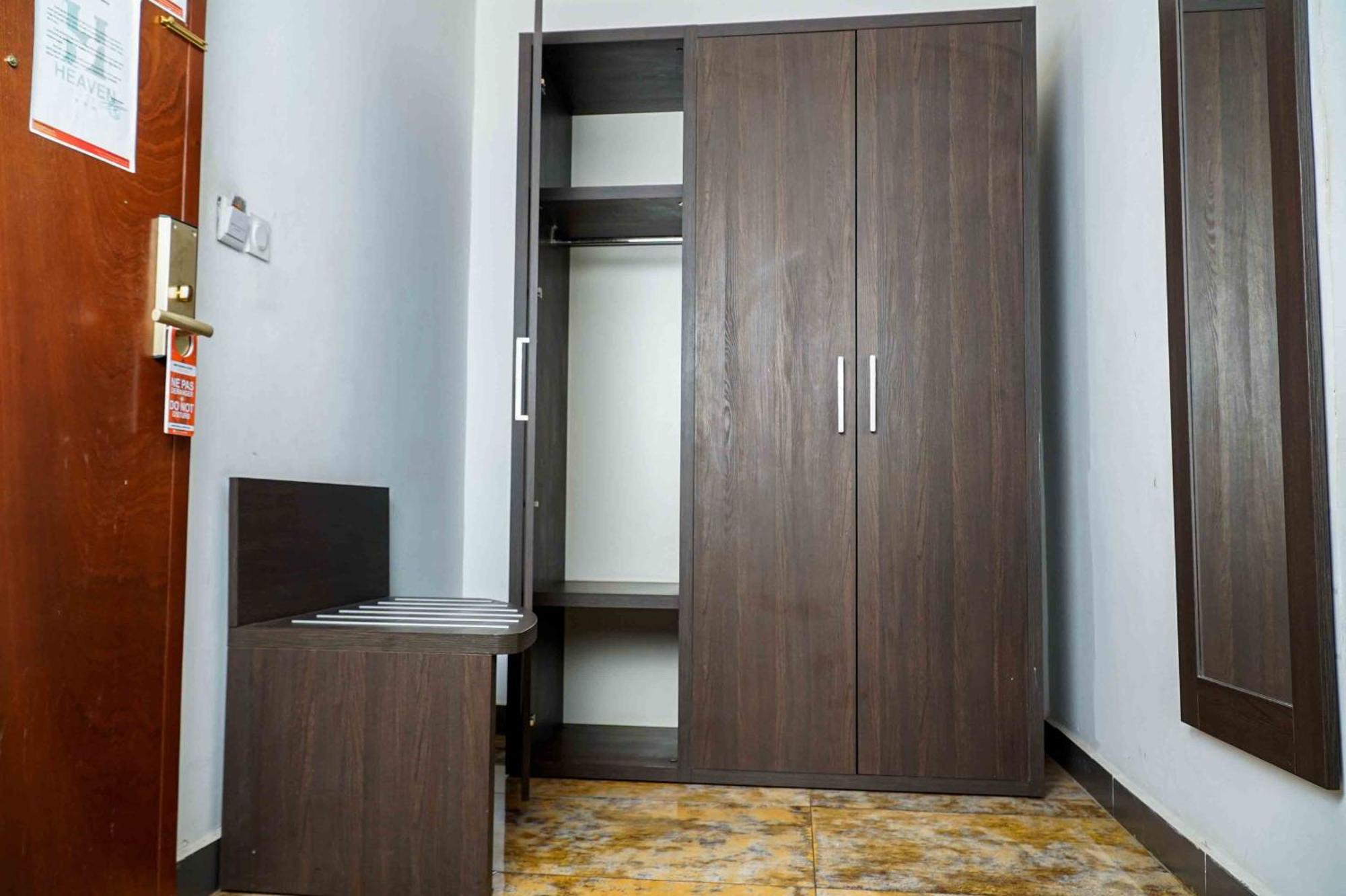 Standard Queen Room