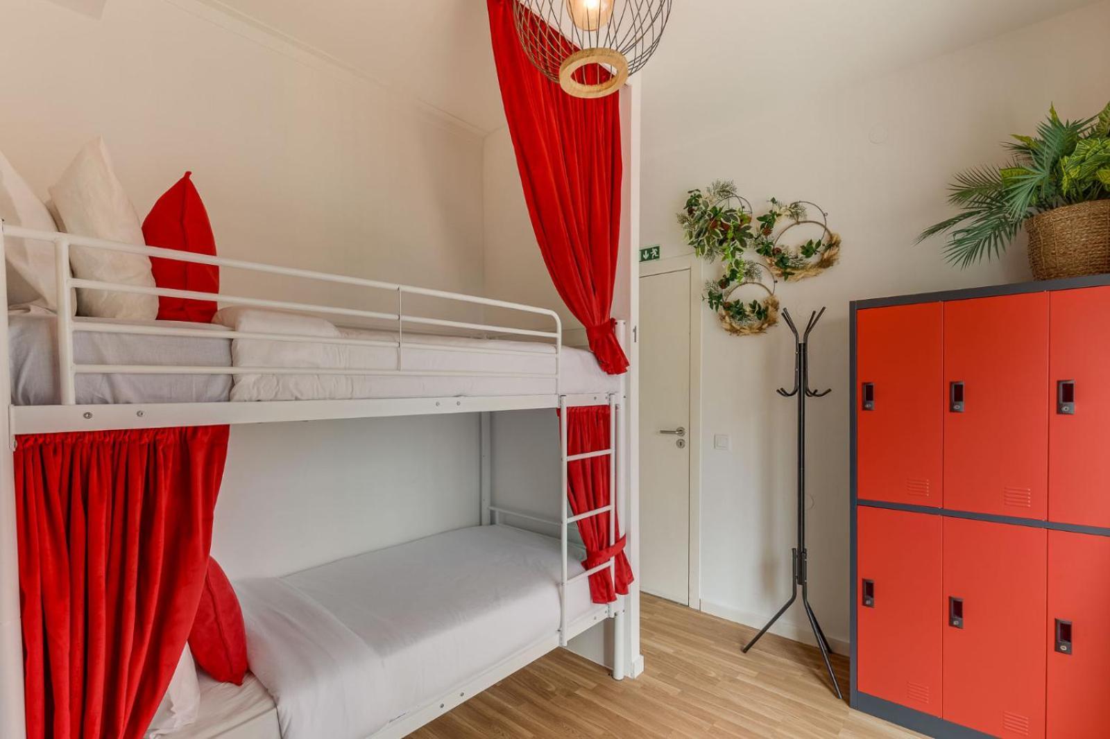 Bed 6-Bed Mixed Dormitory Room